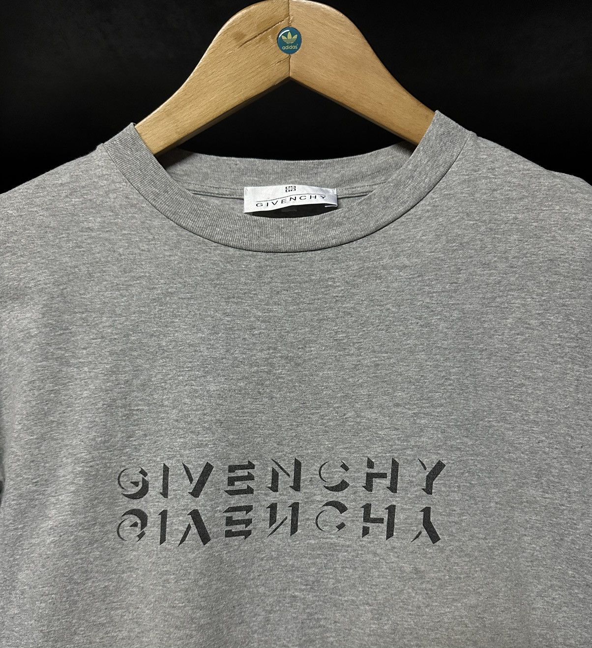 Givenchy Vintage Givenchy 3D Logo Tee Size US M / EU 48-50 / 2 - 2 Thumbnail