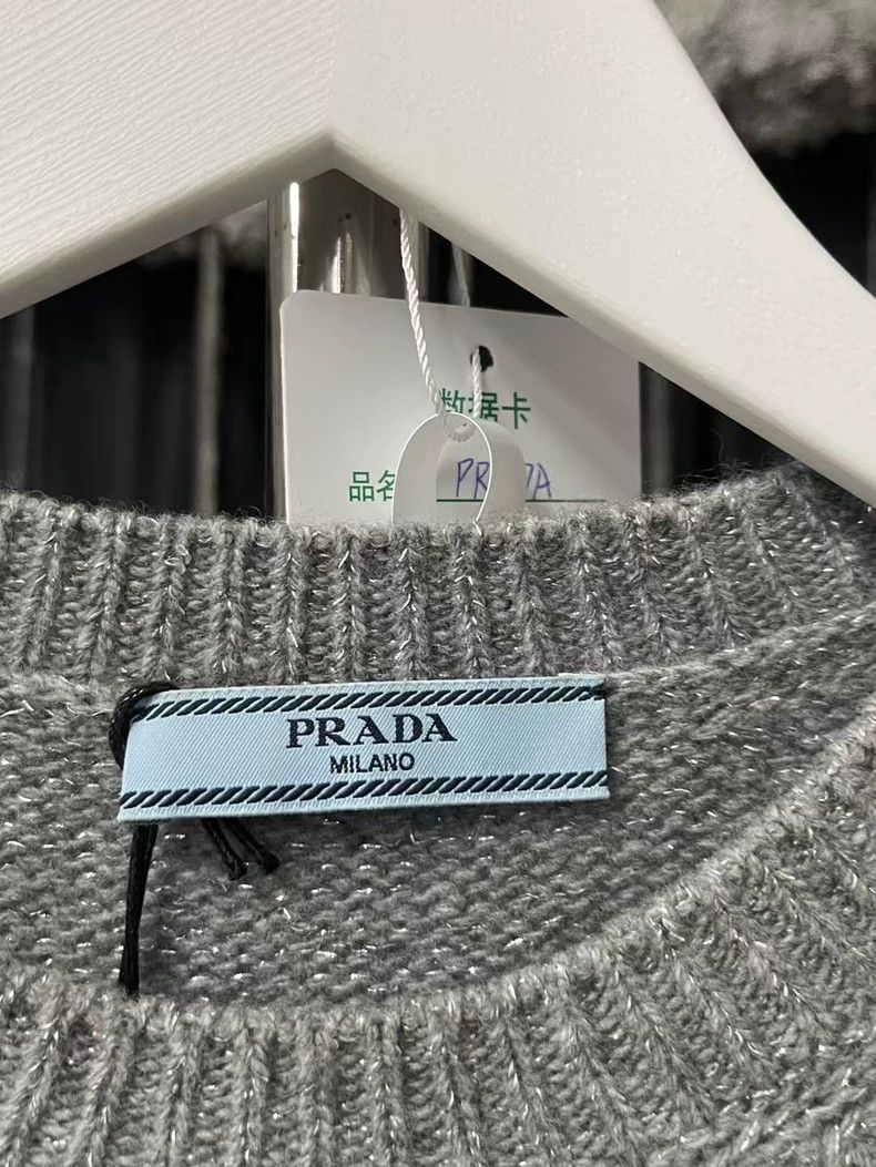 Prada Prada Size 38 Silver thread inlaid logo cashmere sweater si Size US XS / EU 42 / 0 - 6 Thumbnail