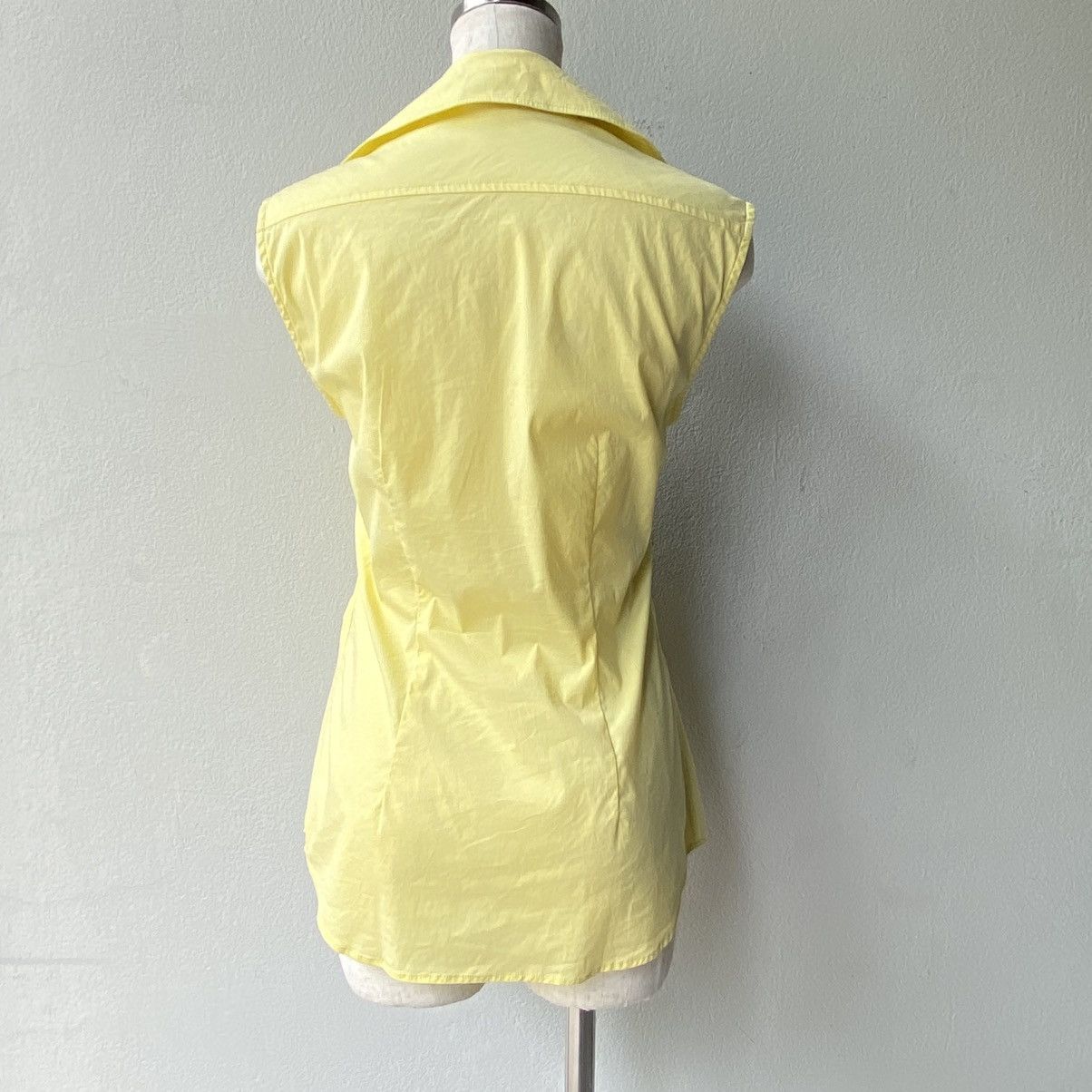Yves Saint Laurent Yves Saint Laurent Yellow Sleeveless Tie-Front Blouse Size S / US 4 / IT 40 - 24 Thumbnail