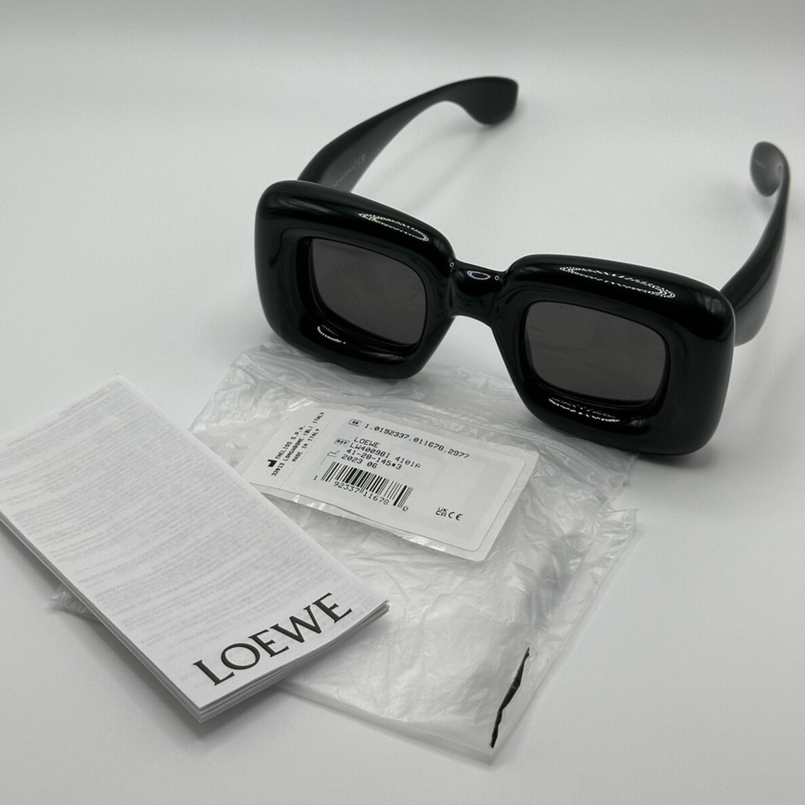 Loewe Loewe Sunglasses FASHION SHOW Inflated Square LW40098I 01A Size ONE SIZE - 11 Thumbnail