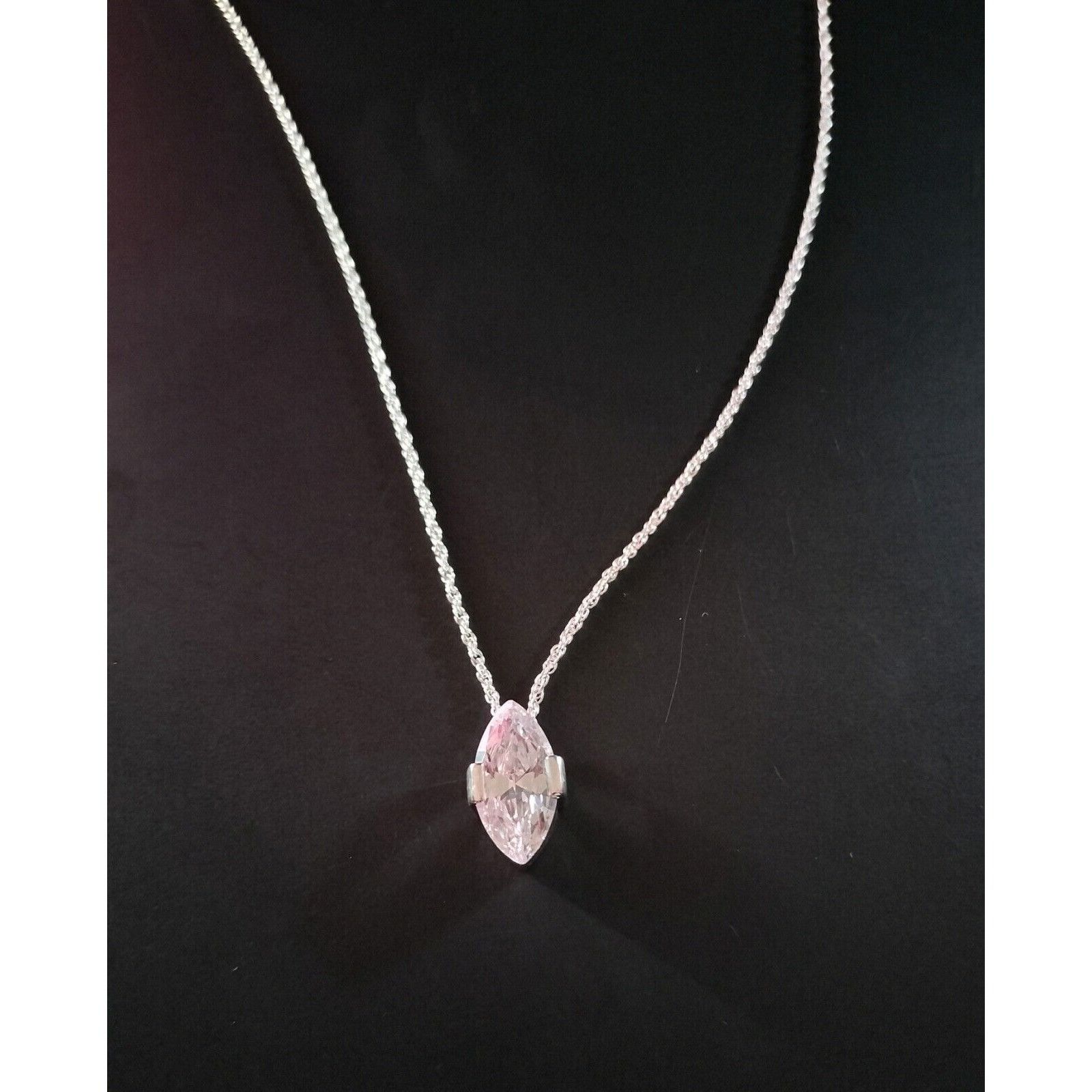Vintage Avon Luminosity Ultra Marquise Cut CZ Necklace Vintage 2003 Size ONE SIZE - 22 Thumbnail