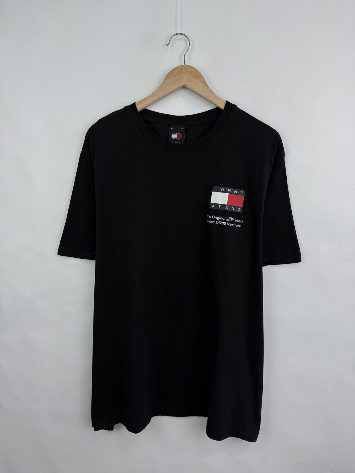 Tommy Hilfiger 🇺🇸 Tommy Hilfiger New York T-Shirt Rare Retro Hype Y2K Size US XXL / EU 58 / 5 - 6 Thumbnail