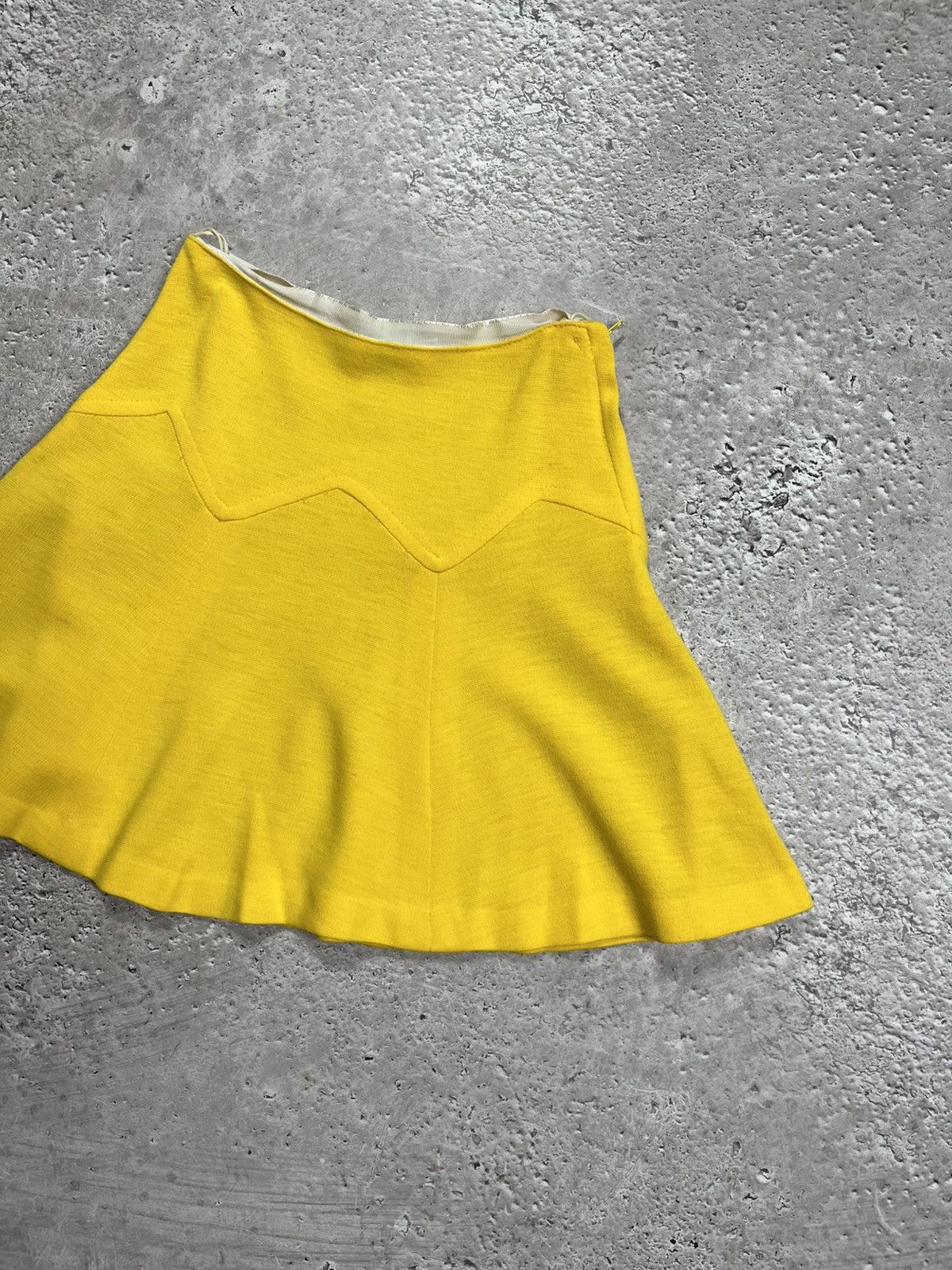 Vintage Vintage 60s Yellow Mini Skirt Ginger London Courtelle UK 24 Size 25" / US 0 / IT 36 - 2 Thumbnail