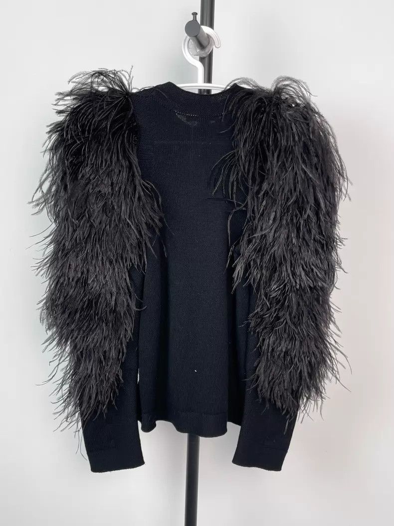 Louis Vuitton Louis Vuitton Black feather sleeve sweater Size L / US 10 / IT 46 - 4 Thumbnail