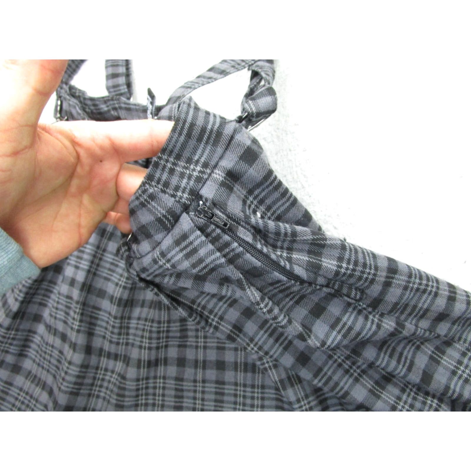 Hot Topic Hot Topic Plaid Mini Skirt Womens Small Gray Black Strap Punk Style Size 28" / US 6 / IT 42 - 4 Thumbnail
