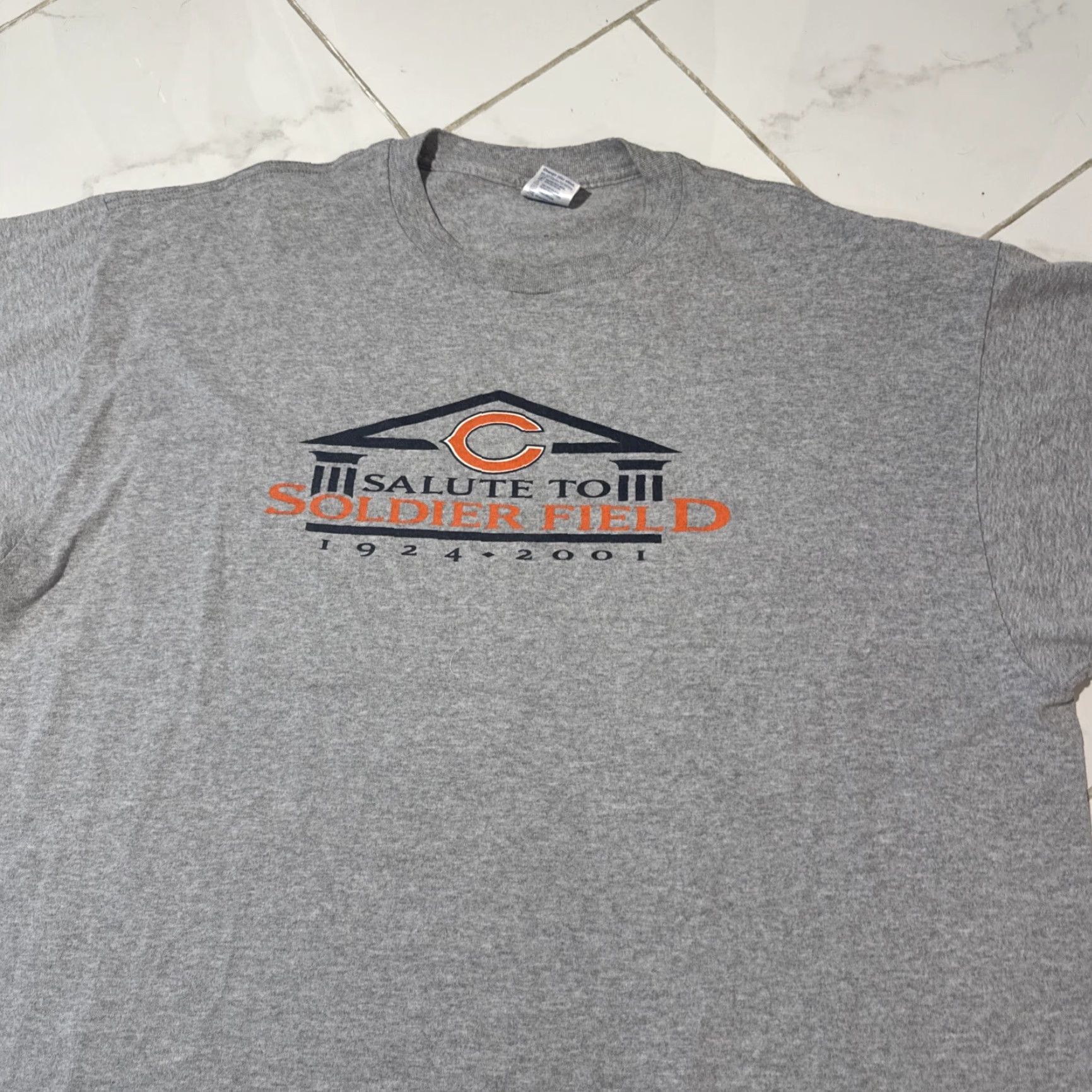 NFL VINTAGE Chicago Bears Salute to Soldier Field Gray NFL T-Shirt 2XL Mens Size US XXL / EU 58 / 5 - 3 Thumbnail