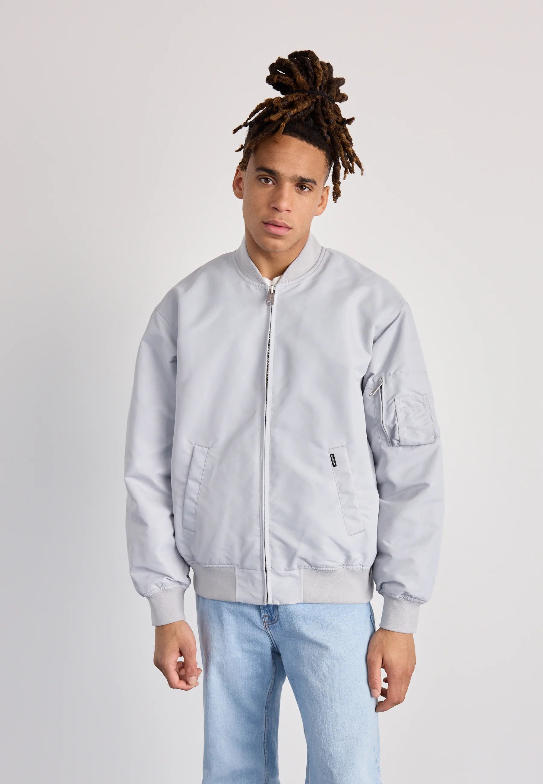 o1s22i1n1024 Nylon Otley Bomber in Grey