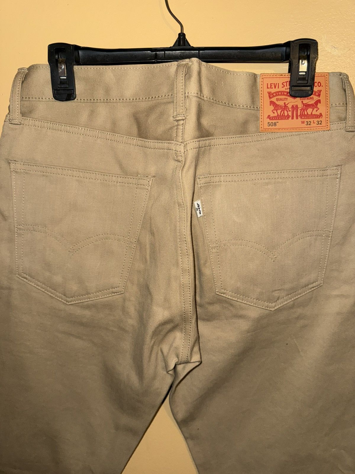 Levi's Levi’s khaki with royal blue color block legs nwot32/32 rare Size US 32 / EU 48 - 6 Thumbnail