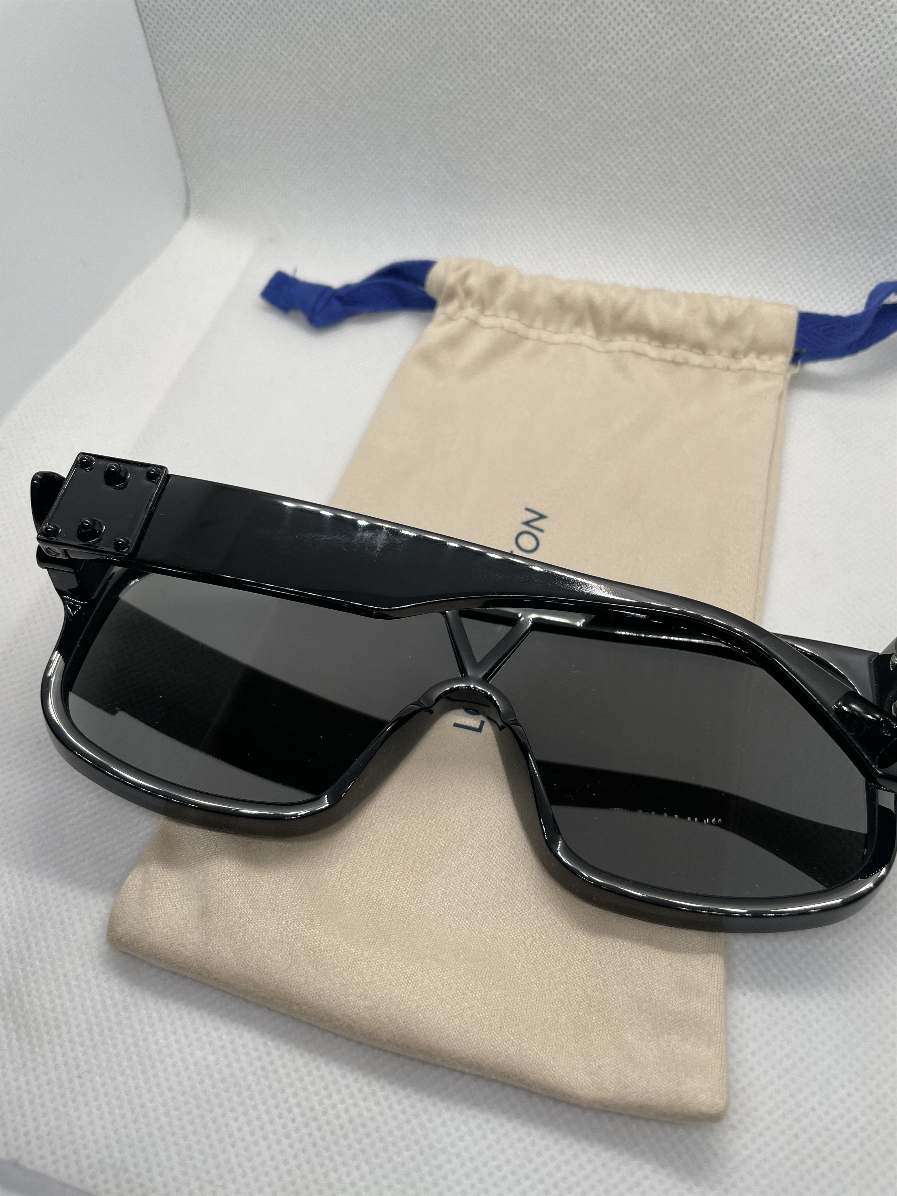 Louis Vuitton Louis Vuitton 1.1 millionaires mask Size ONE SIZE - 13 Thumbnail