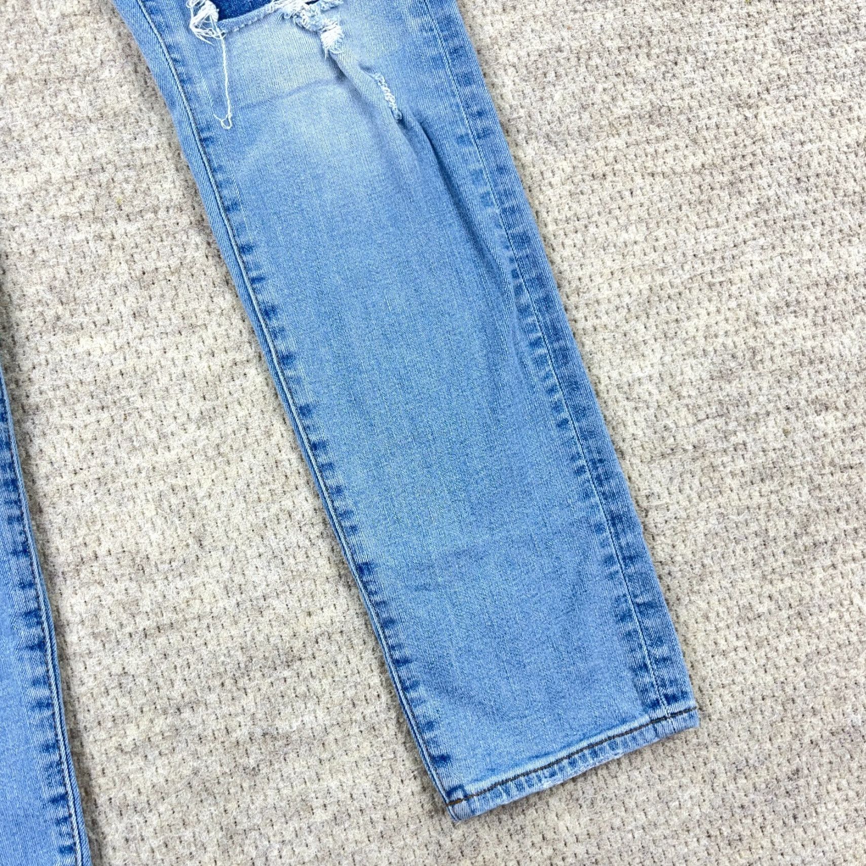 American Eagle Outfitters VINTAGE not applicable - ignore; Generate title: "American Eagle Outfitters Jeans Men 29x32 Athletic Fit Light Wash Straight Leg 5-Pocket Denim Blue" Size US 29 - 6 Thumbnail