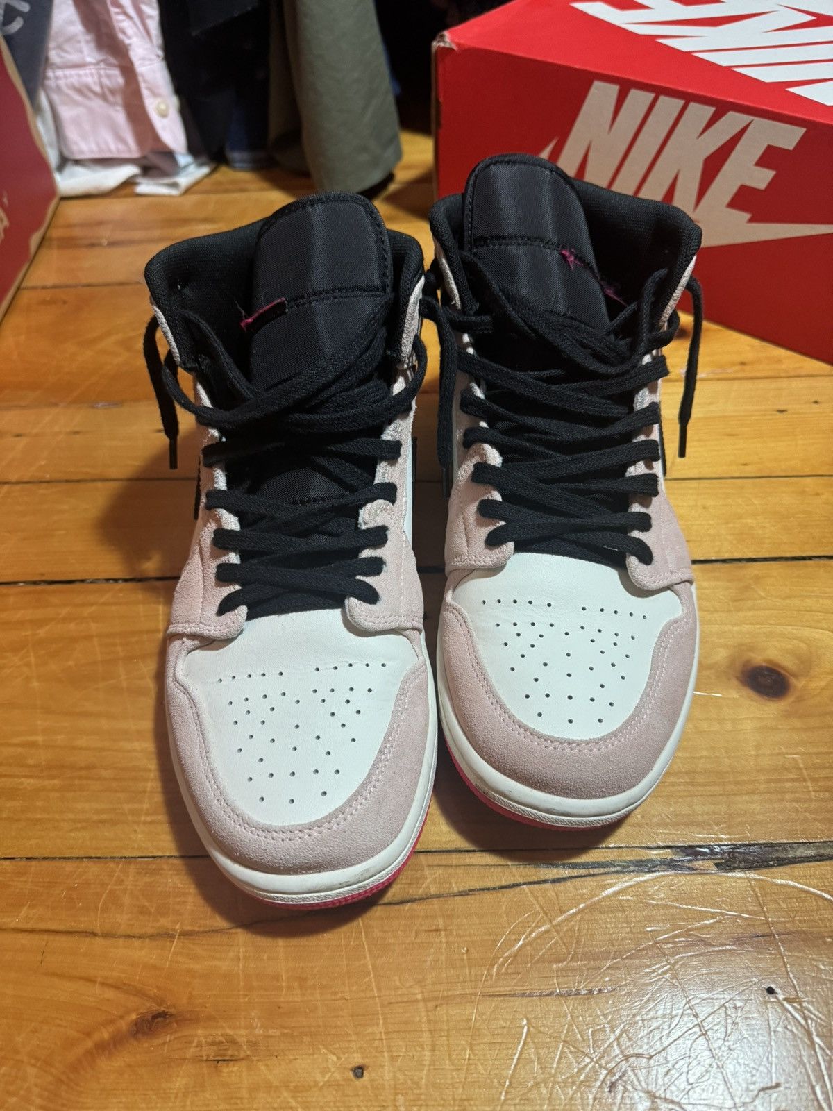 Jordan Brand × Nike Nike Air Jordan 1 Mid High Hyper Pink Black Size 9 Men's Size US 9 / EU 42 - 3 Thumbnail