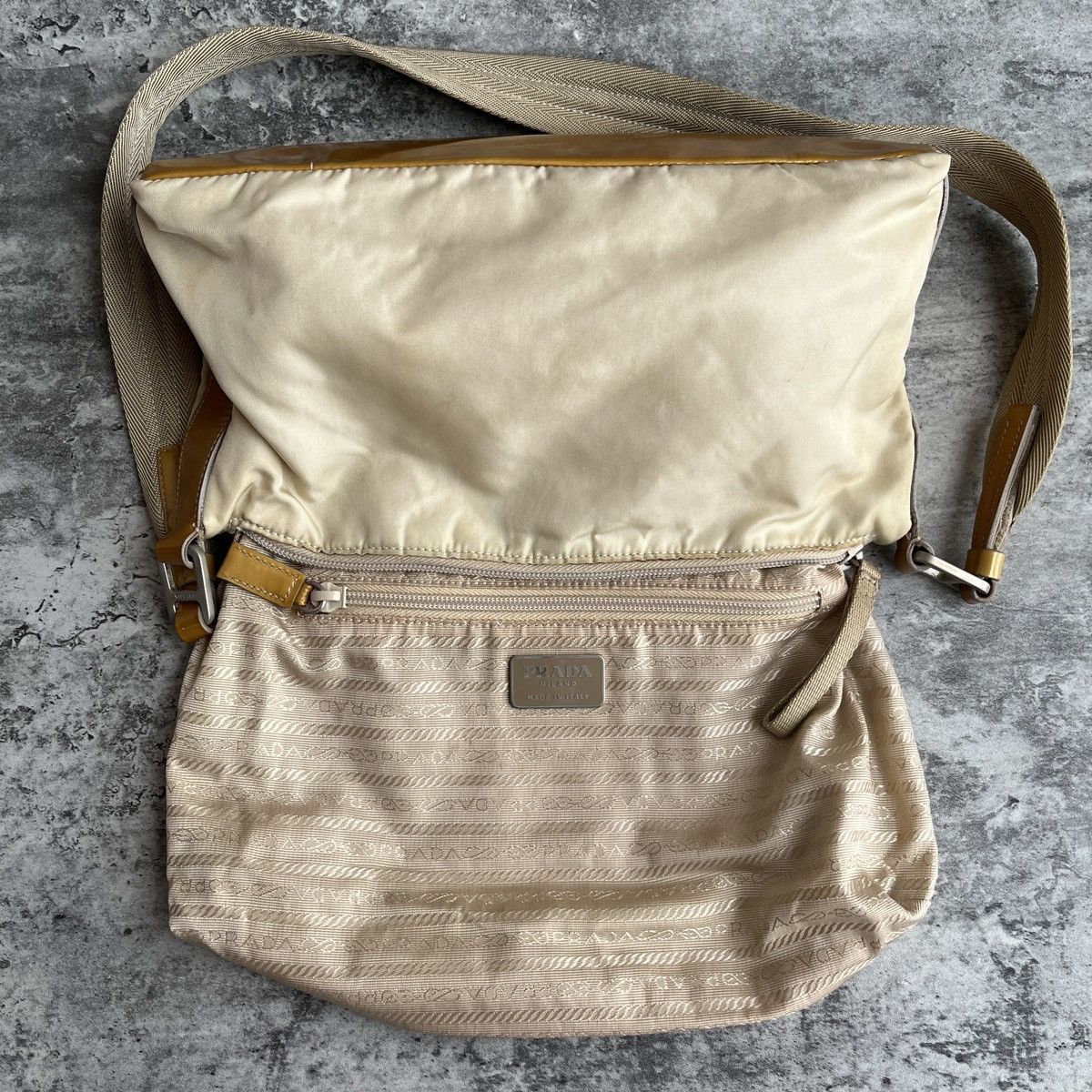 Prada Vintage Prada Tusseto Nastro Beige Shoulder Bag Size ONE SIZE - 22 Thumbnail