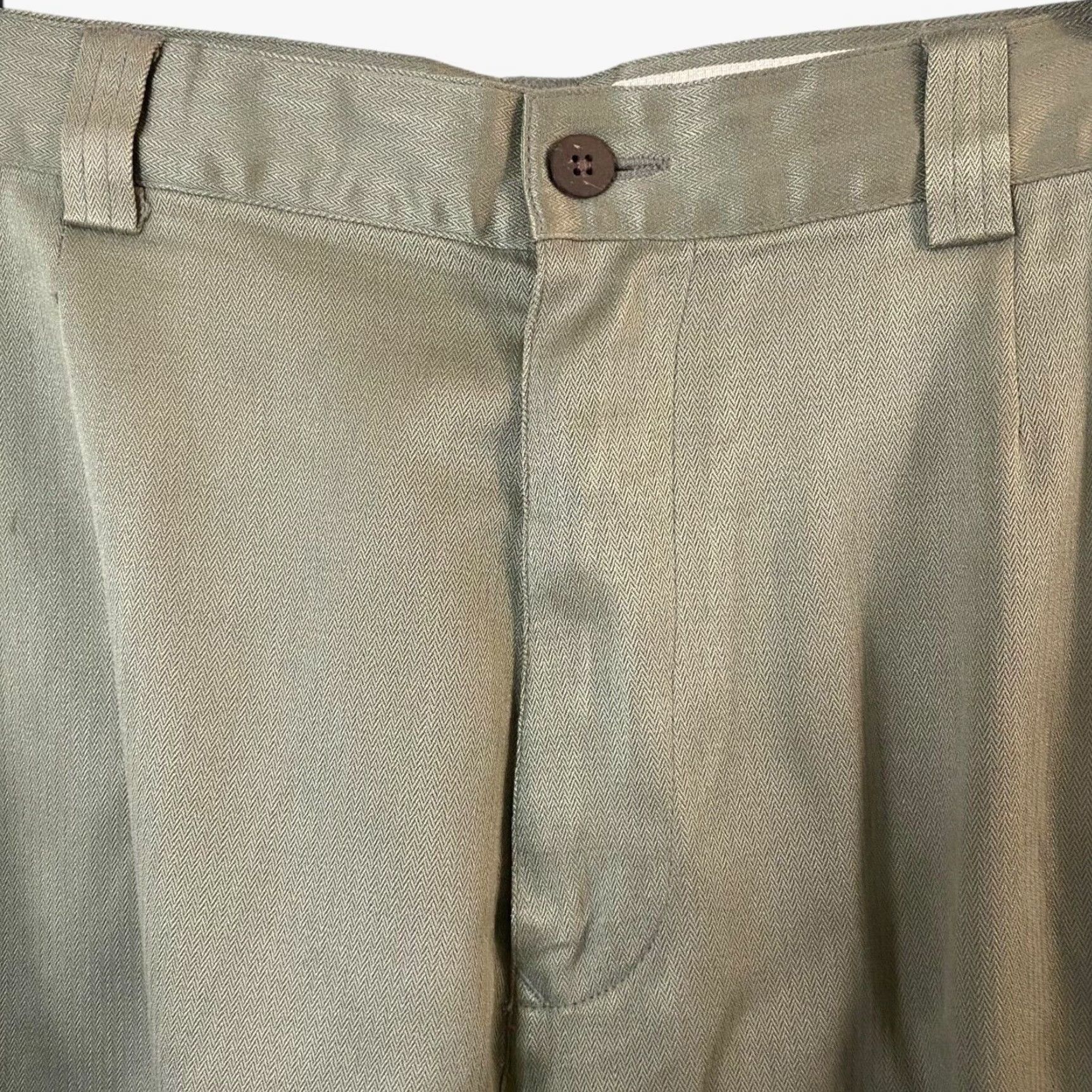 Tommy Bahama VINTAGE Tommy Bahama Cargo Shorts Green Mens Size W35 Silk Blend Herringbone Twill Cargo Pocket Casual Beach Nature Outdoor 70% Silk 30% Cotton Size US 35 - 5 Thumbnail