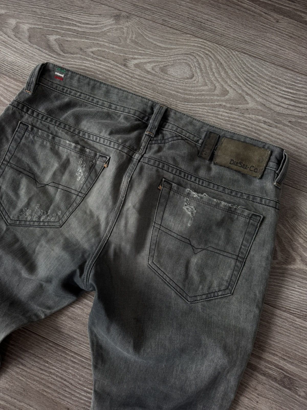 Diesel Vintage Diesel Industry DistressedDenim Thavar Selvage Jeans Size US 32 / EU 48 - 5 Thumbnail