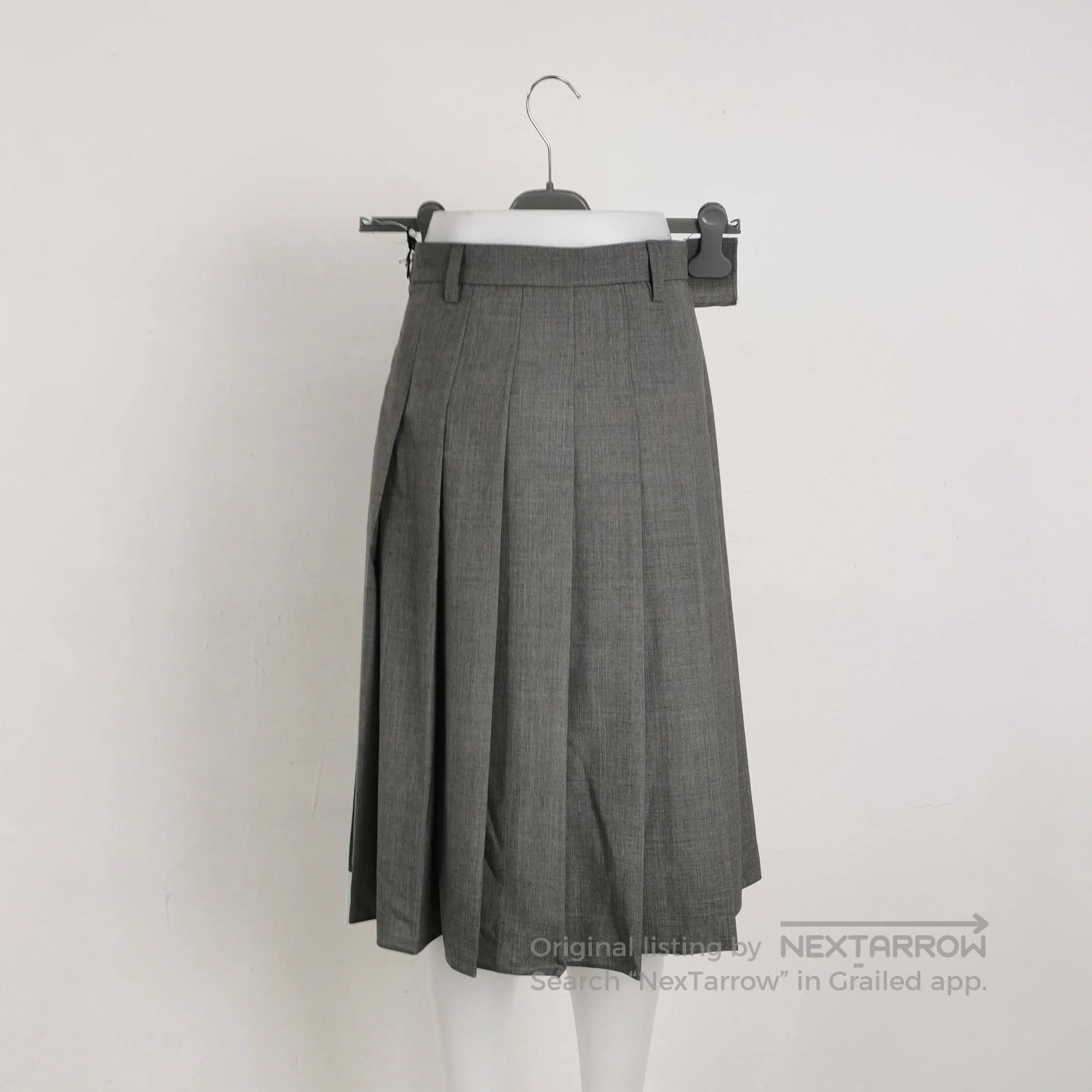 Prada Prada Wool Pleated Midi Skirt in Gray . Size 22" - 2 Thumbnail
