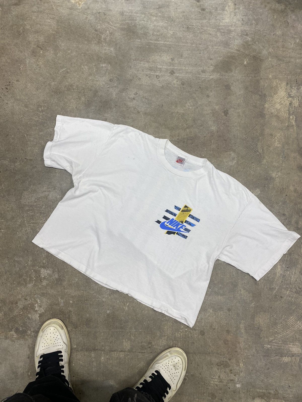 Nike × Vintage Vintage 90’s Nike Sportswear Cropped Graphic T-Shirt Size US L / EU 52-54 / 3 - 5 Thumbnail