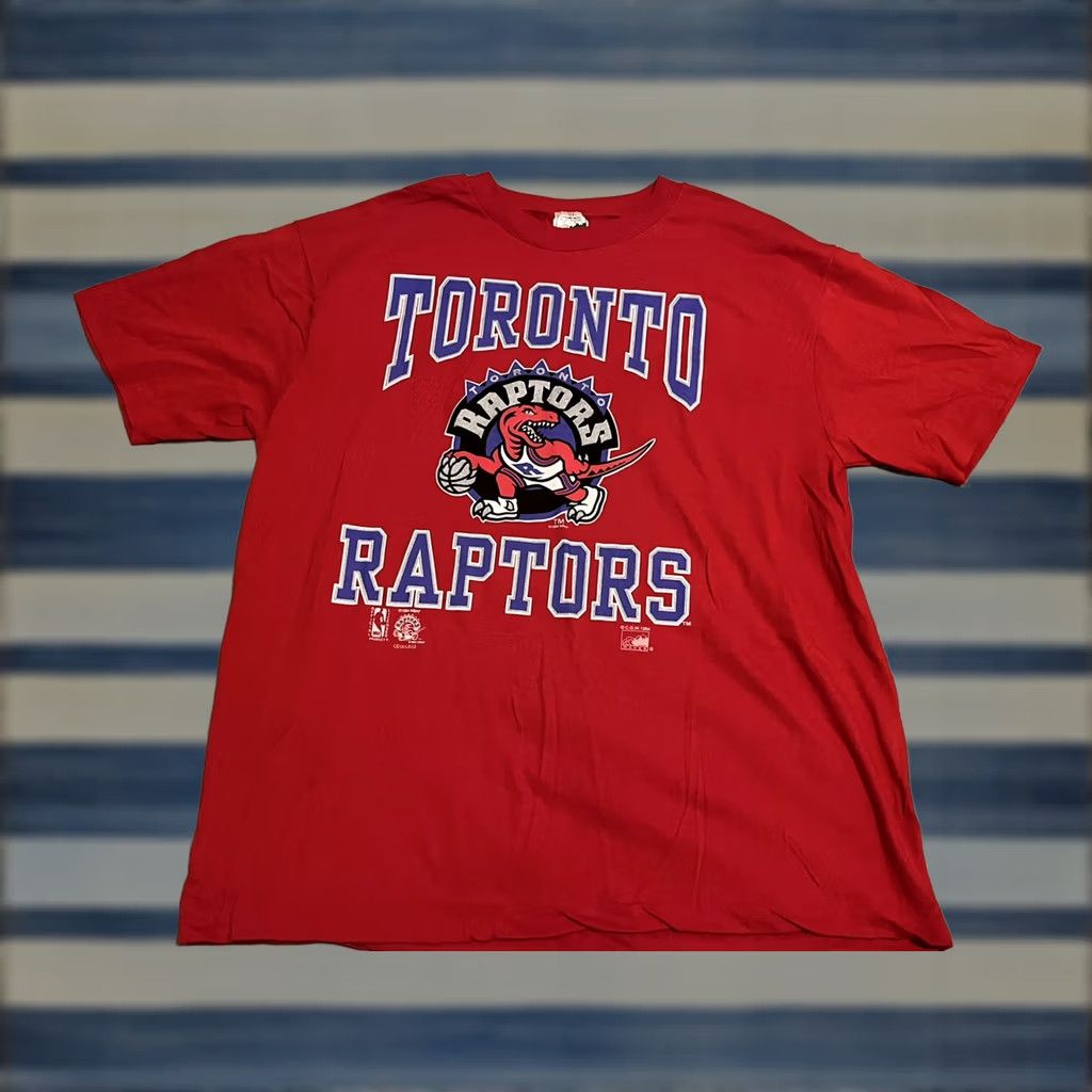 Vintage VINTAGE Raptors Waves Red T-Shirt Size L Mens 1994 Basketball Team 90s Shirt Size US L / EU 52-54 / 3 - 1 Thumbnail