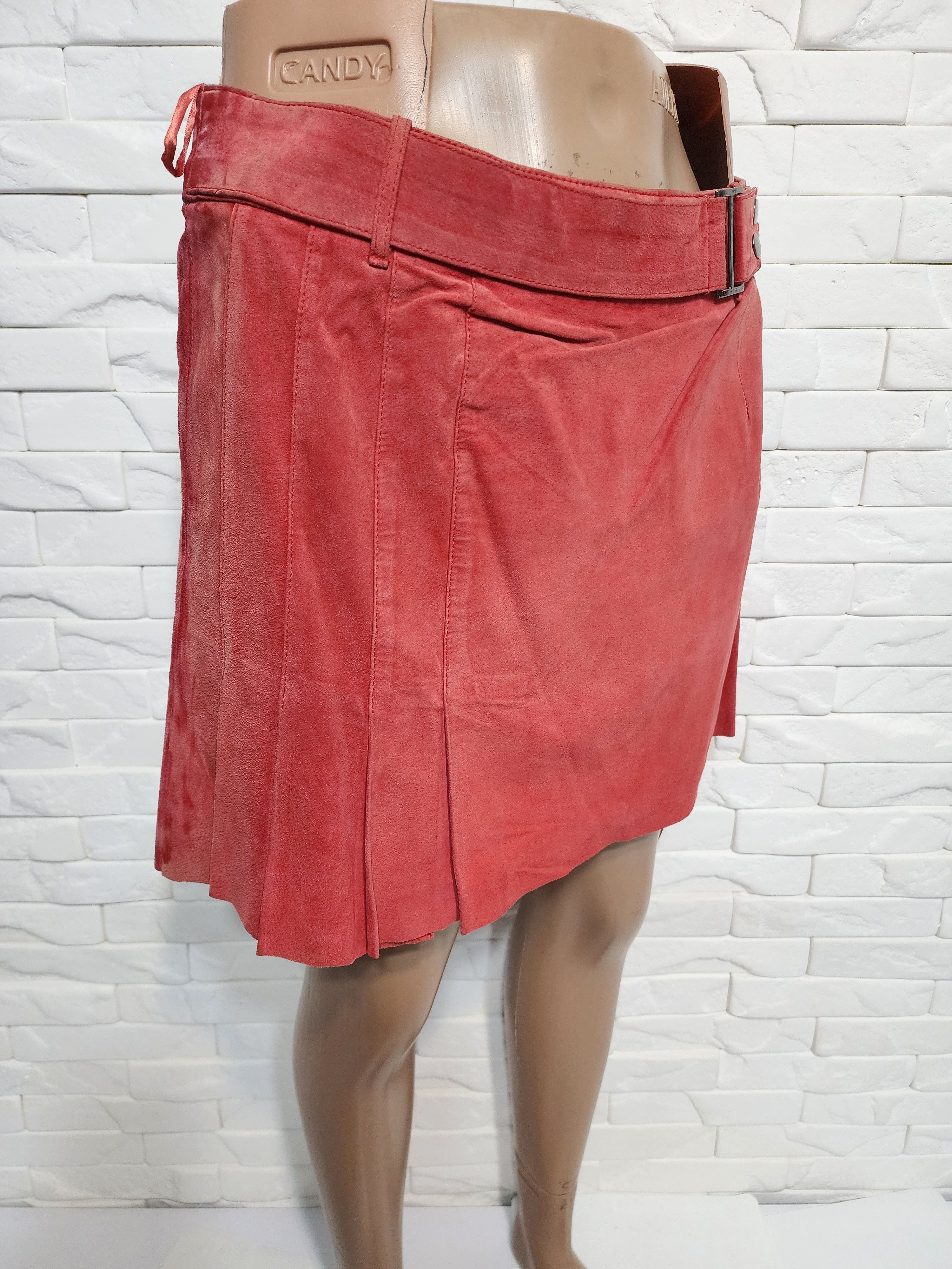 Genuine Leather Red leather skirt. Size 34" / US 12 / IT 48 - 3 Thumbnail