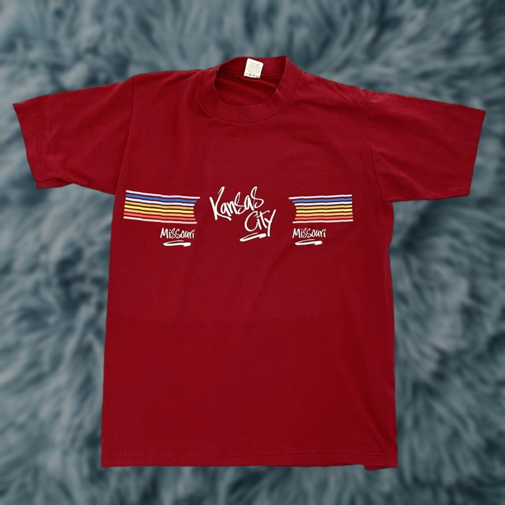 Velva Sheen VINTAGE Velva Sheen Kansas City Missouri Red Graphic T Shirt Adult Medium 80s Mens Slim Short Sleeve Crew Neck 100% Cotton USA Size US M / EU 48-50 / 2 - 1 Thumbnail