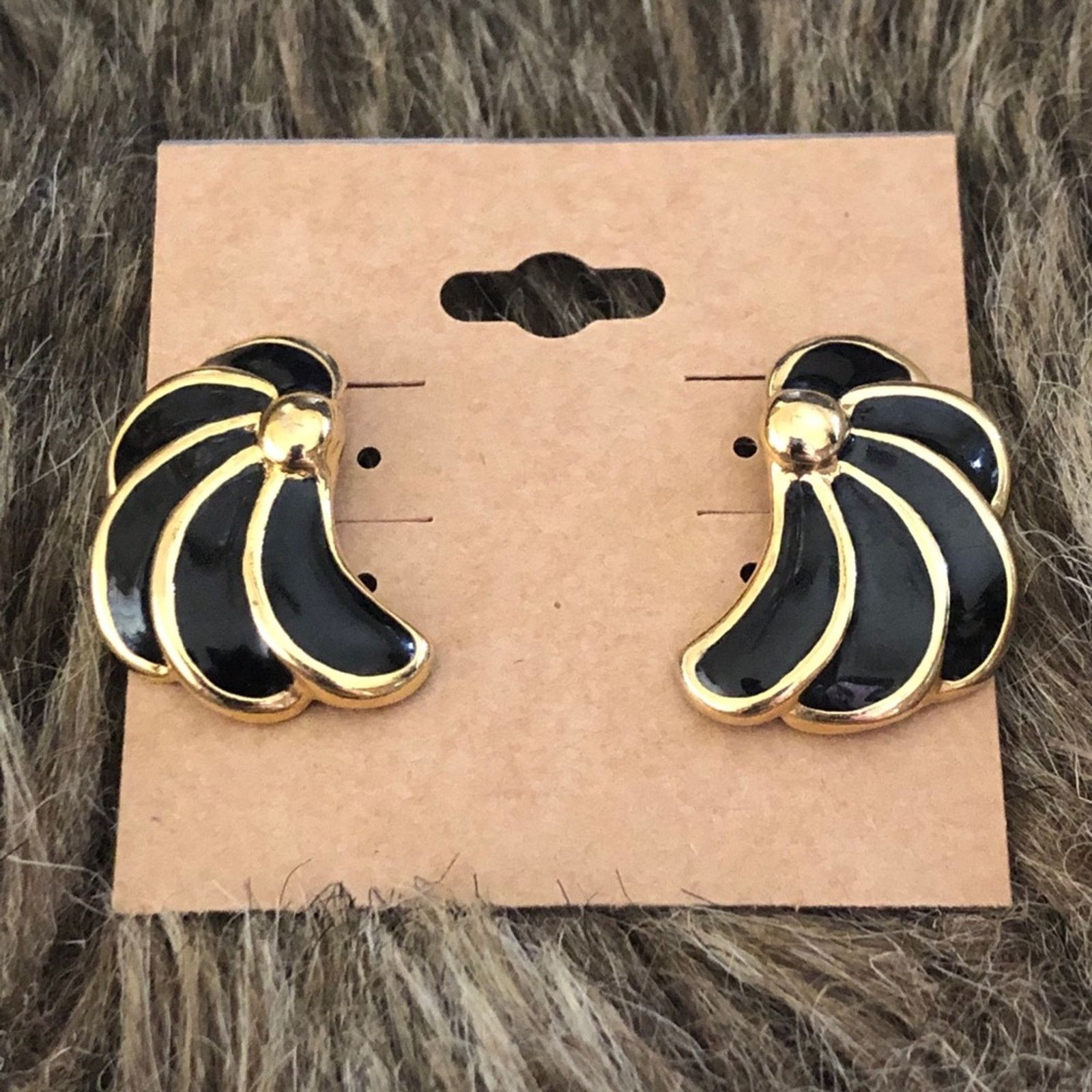 Vintage Vintage black enamel gold tone setting earrings Size ONE SIZE - 2 Thumbnail