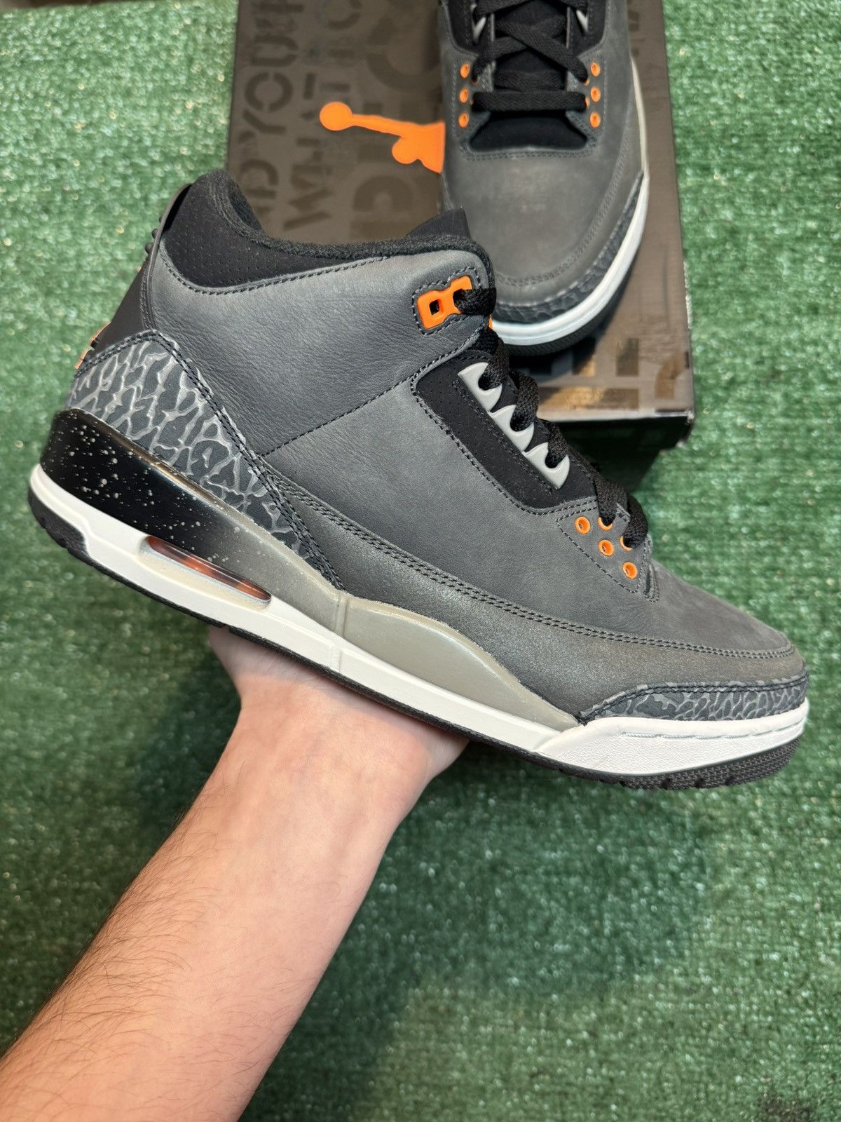 Jordan Brand Jordan Retro 3 Fear Size 10.5 Size US 10.5 / EU 43-44 - 1 Thumbnail