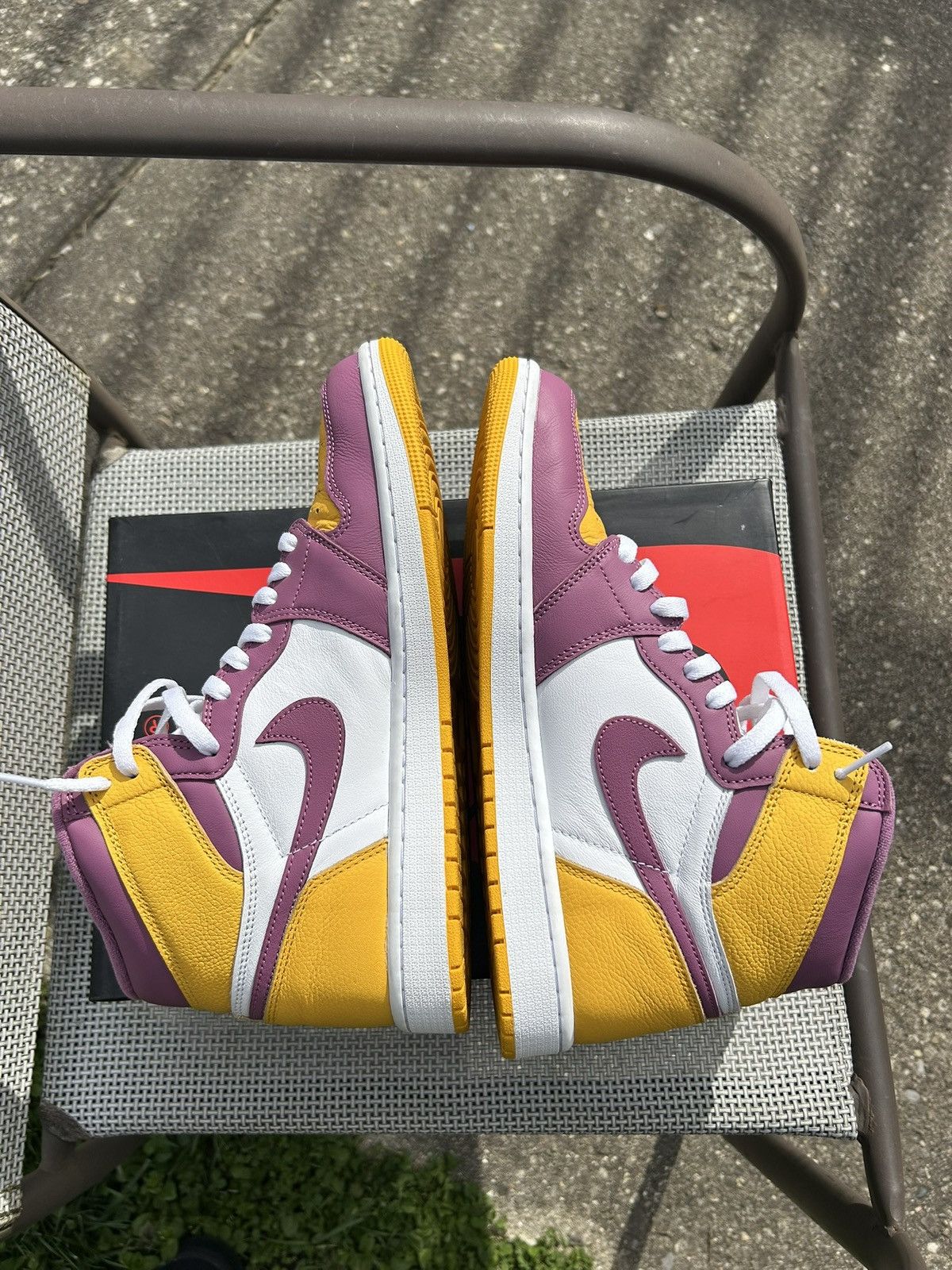Nike Nike Air Jordan 1 High OG Brotherhood Size 10.5 Size US 10.5 / EU 43-44 - 2 Thumbnail