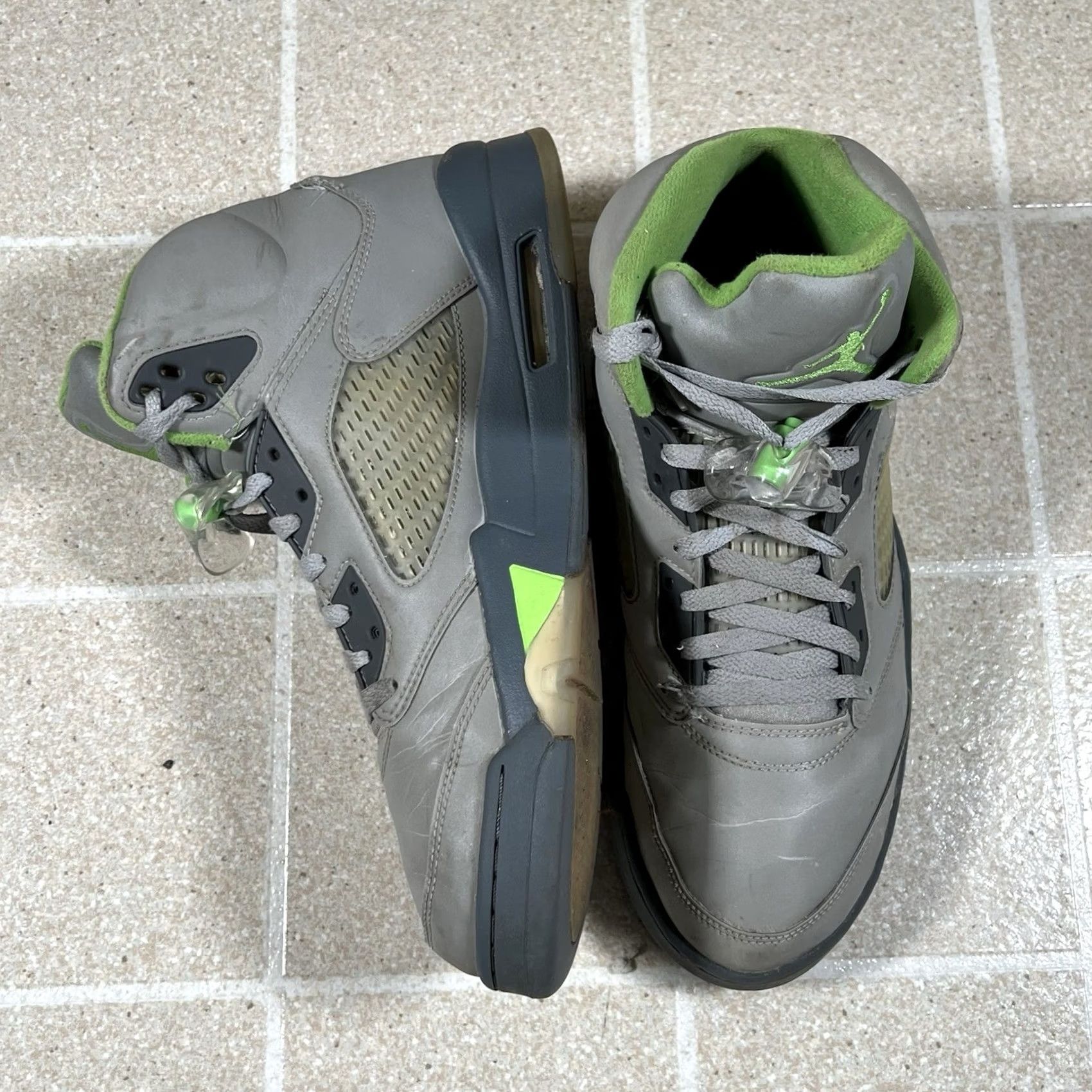 Jordan Brand Nike Air Jordan 5 V Retro DM9014-003 Men’s Size 12 Sneaker Gray Retro Jordan 5 V 3M DM9014-003 Mens Shoes Size US 12 / EU 45 - 4 Thumbnail