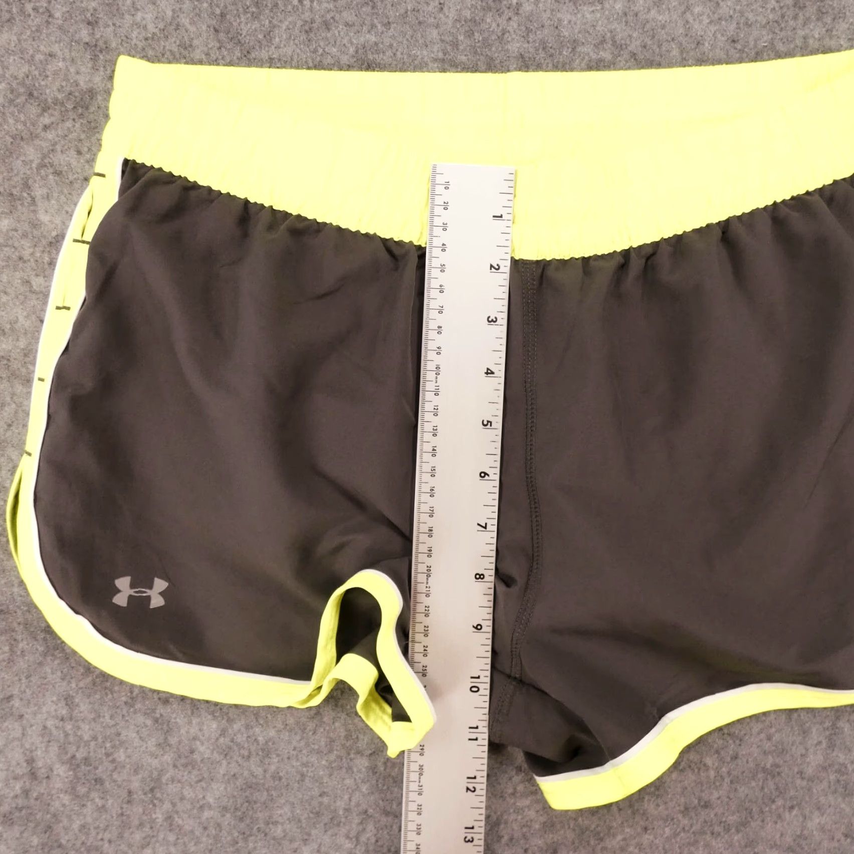 Under Armour Under Armour Shorts Womens Medium Semi-Fitted Lined Gray Yellow Drawstring Size 24" / US 00 / IT 34 - 6 Thumbnail