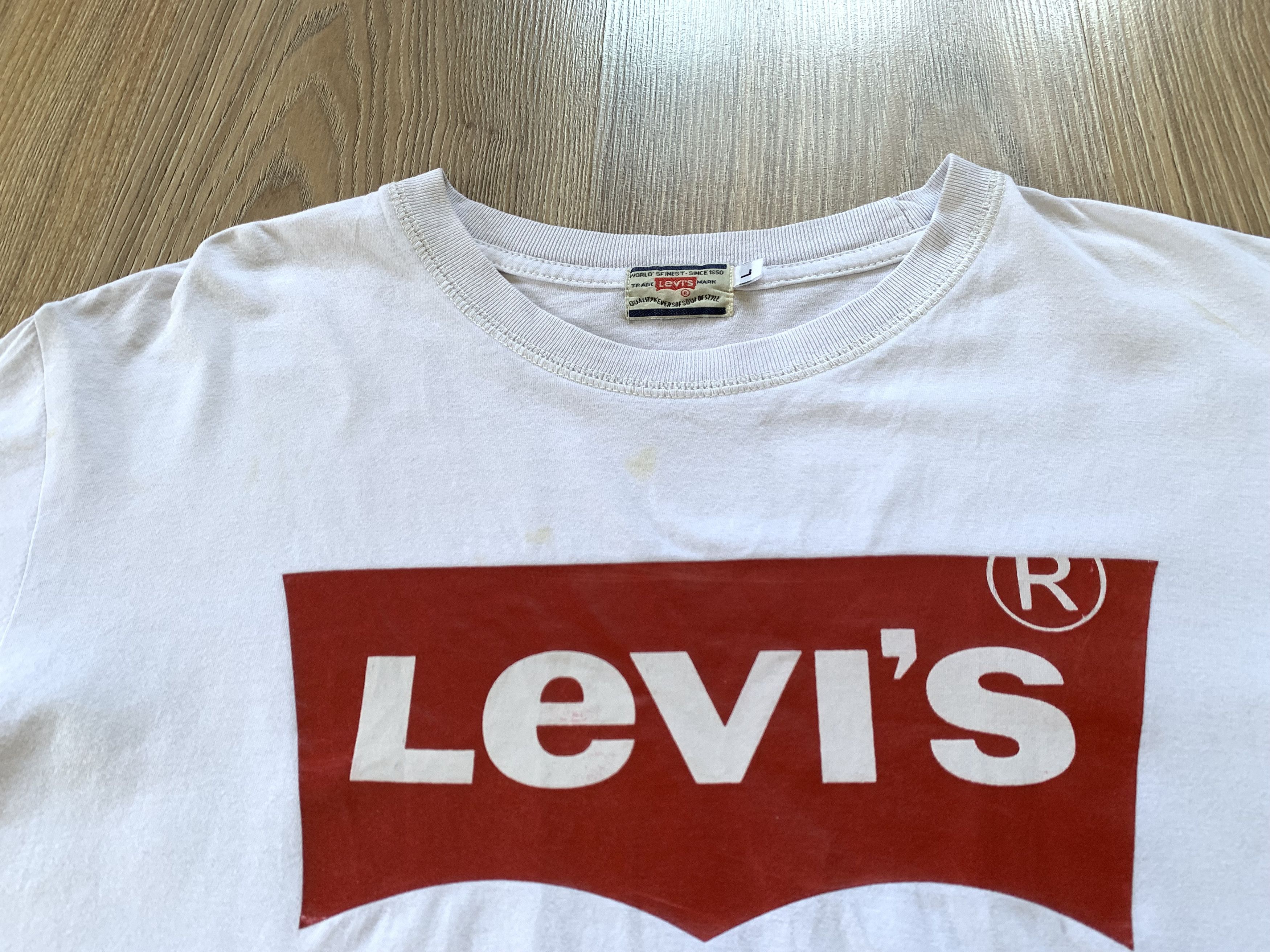 Levi's Vintage Clothing Rare Vintage Levi's White Logo T-Shirt Size US L / EU 52-54 / 3 - 4 Thumbnail