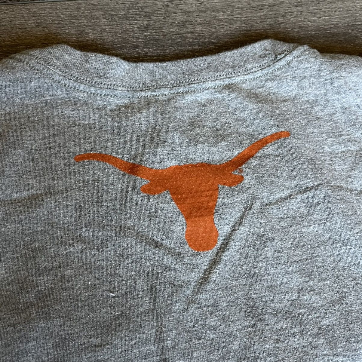 Nike × Vintage Vintage 2000s Nike Texas Longhorns Basketball Swoosh T Shirt Size US XL / EU 56 / 4 - 5 Thumbnail