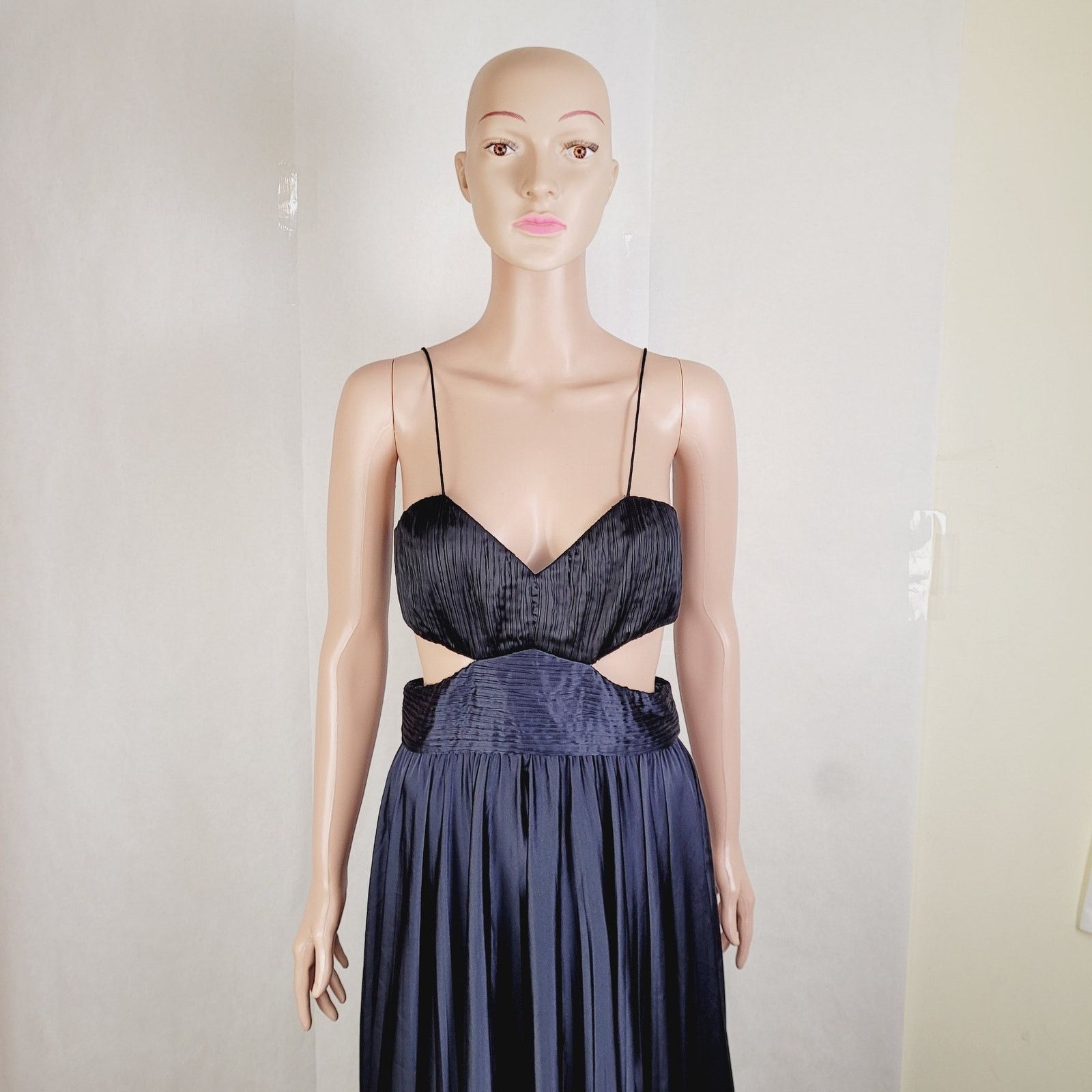 Amur Amur Elodie navy and black pleated cut out full length gown Size M / US 6-8 / IT 42-44 - 5 Thumbnail
