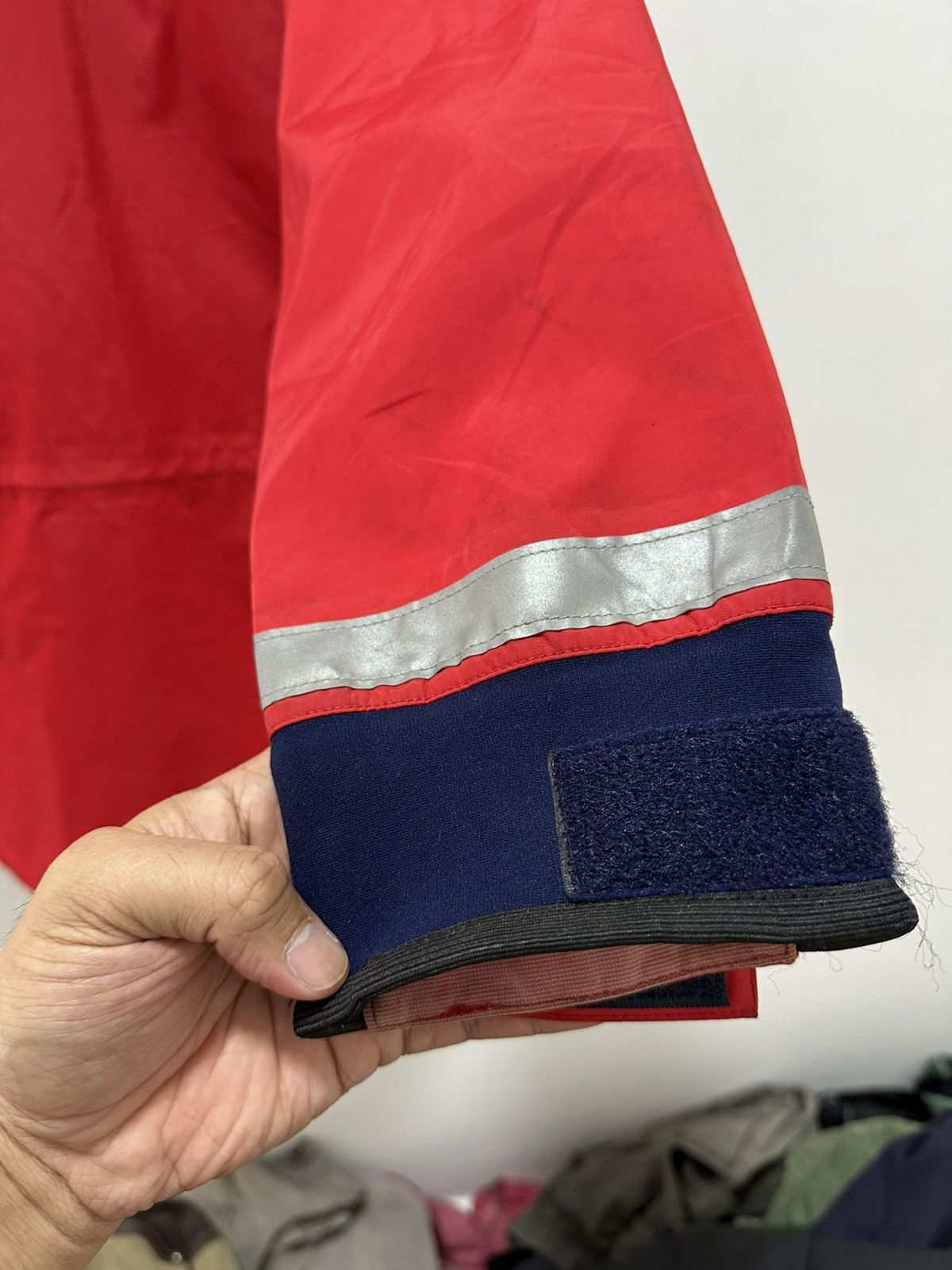 Patagonia Vintage Patagonia Rain Jacket Design WaterProof Jacket Size US XL / EU 56 / 4 - 14 Thumbnail