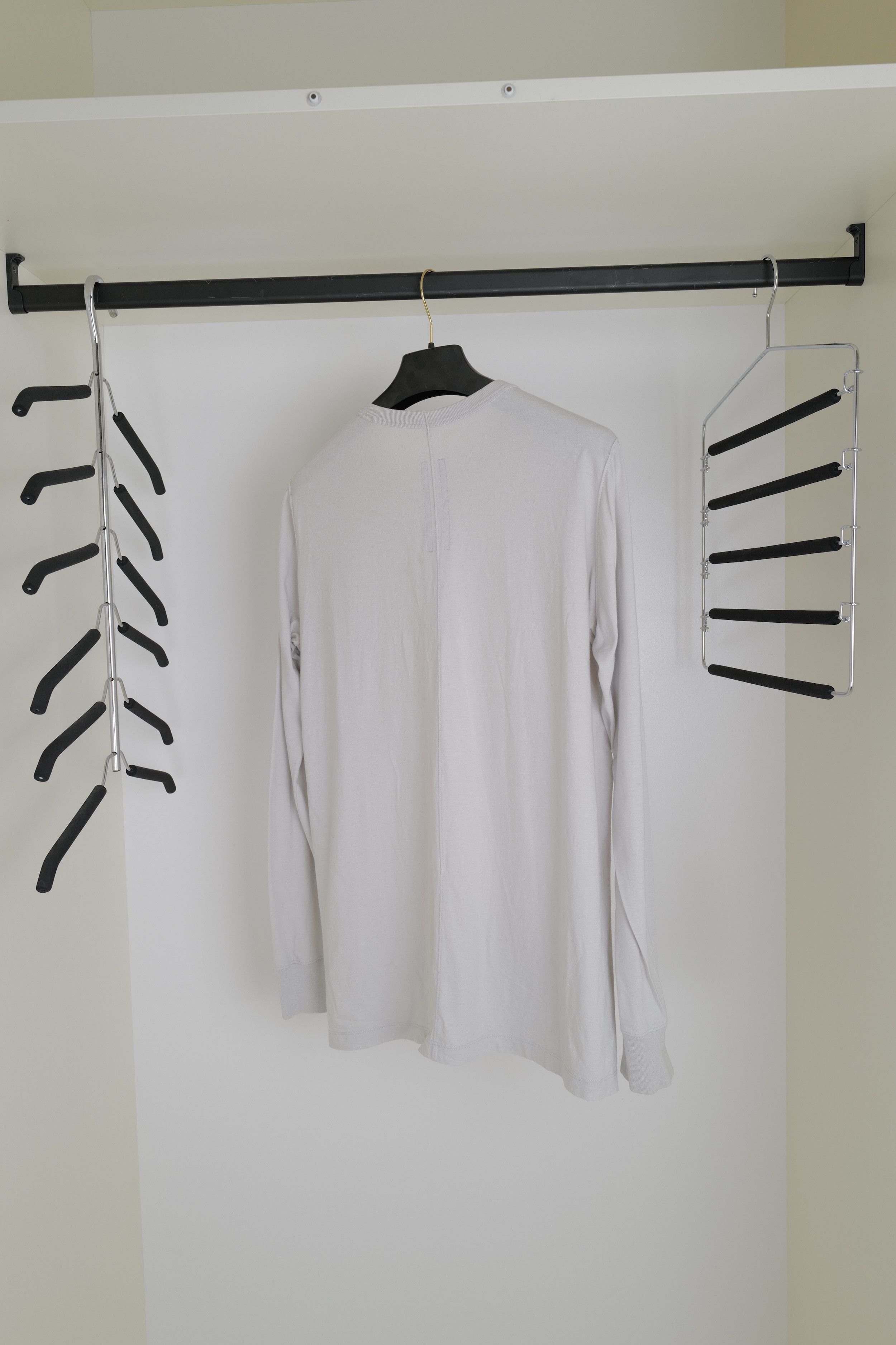 Rick Owens RICK OWENS LONG SLEEVE ZIP POCKET T-SHIRT OYSTER IN OYSTER Size US M / EU 48-50 / 2 - 11 Thumbnail