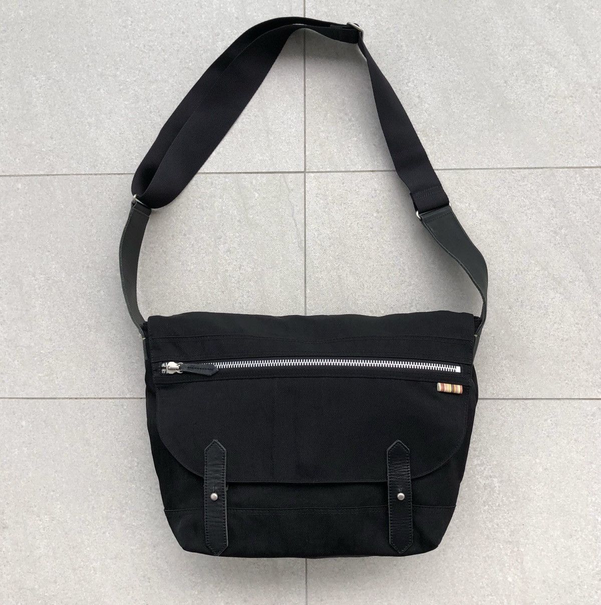 Paul Smith Authentic Paul Smith Genuine Leather Nylon Shoulder Bag Size ONE SIZE - 2 Thumbnail
