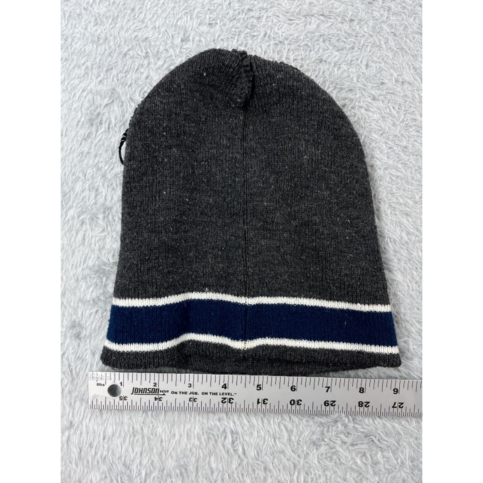 Vintage BEANIE TOQUE Womens Gray Red Blue Stripe Knit Acrylic Winter Snow Ski Outdoors One Size Adult Women Knit Hat Cap Patterned Outdoor Skiing Size ONE SIZE - 5 Thumbnail