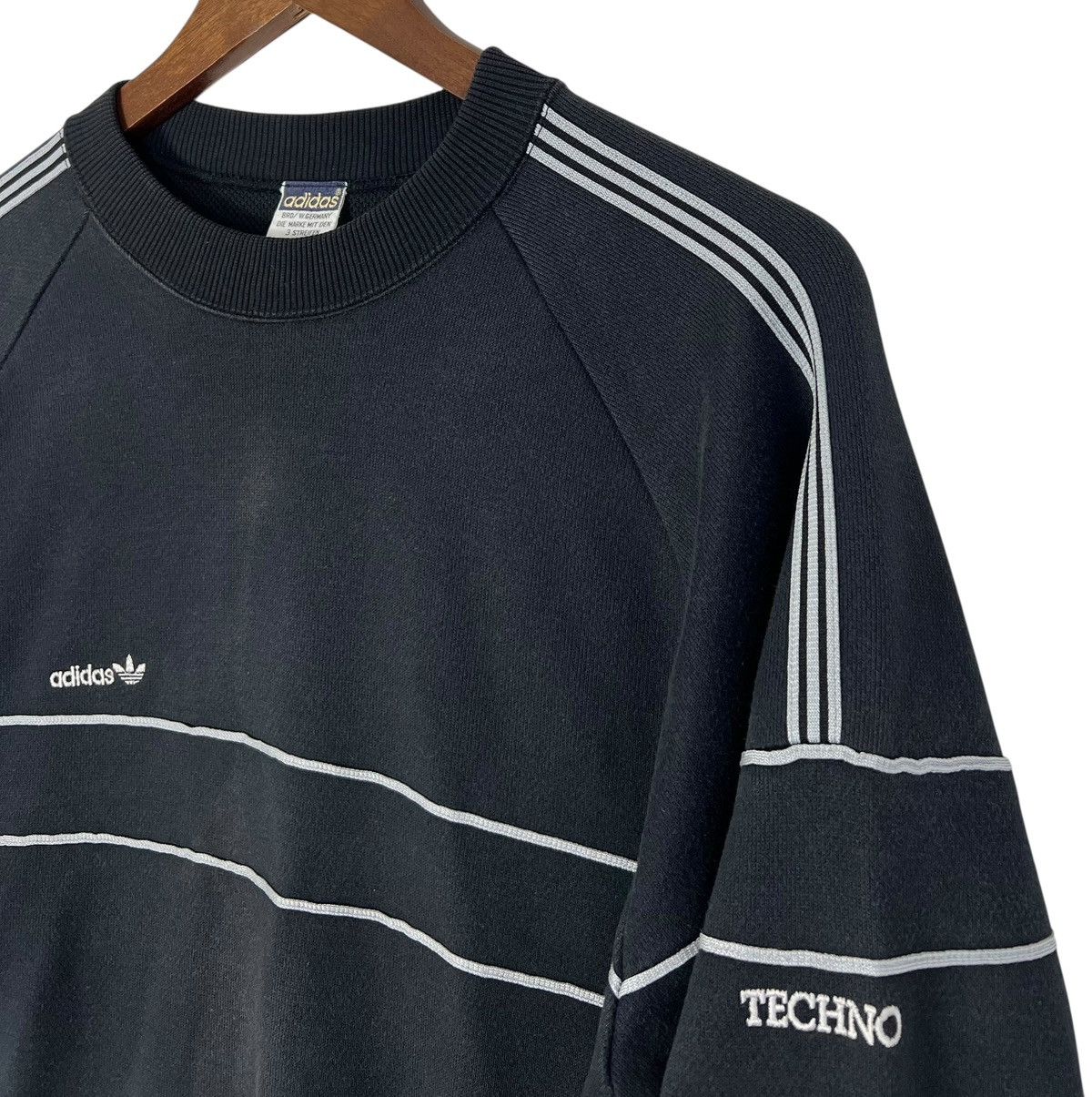 Adidas Vintage Adidas Techno Crew Neck Size US M / EU 48-50 / 2 - 6 Thumbnail