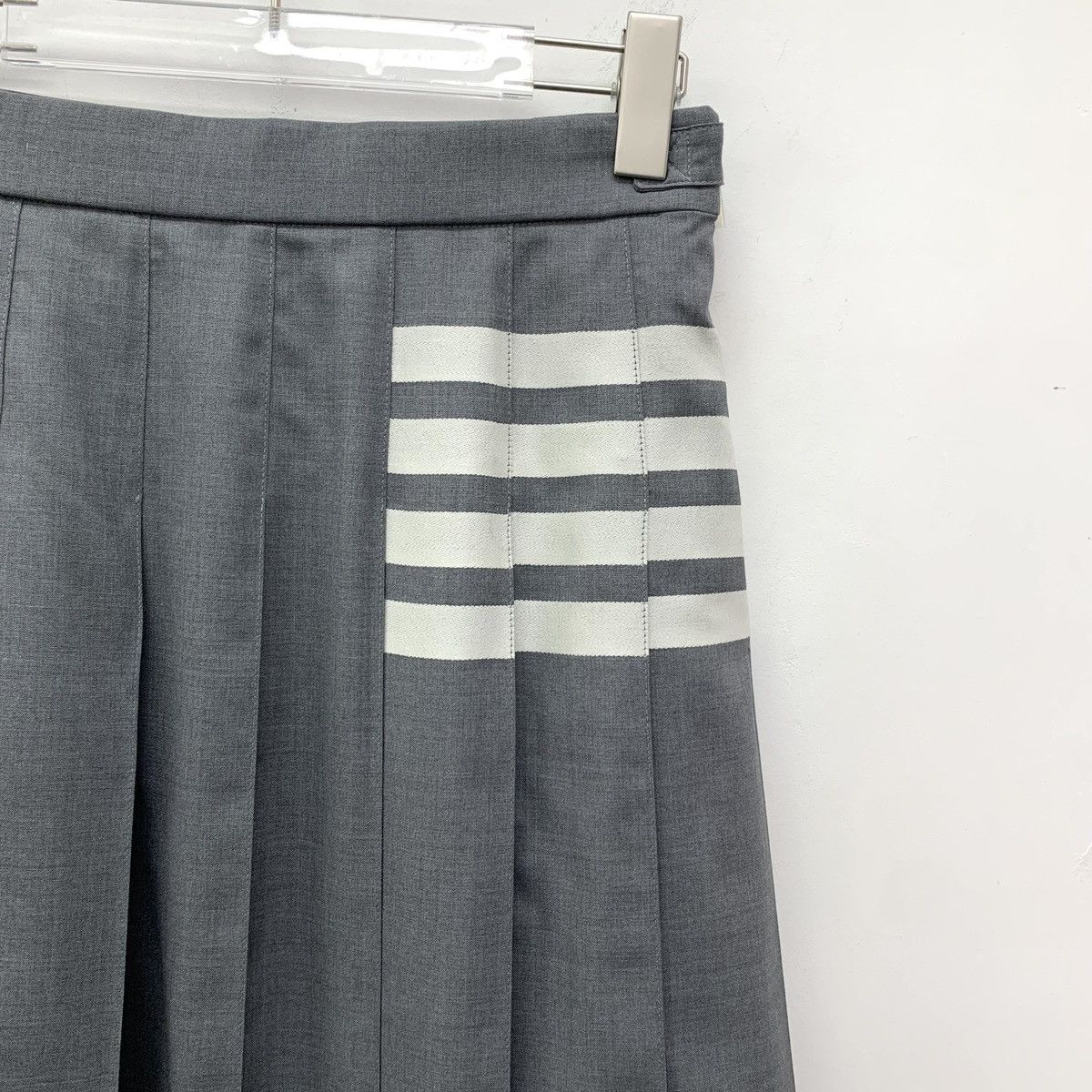Thom Browne Thom Browne Four-Bar Wool Casual Pleated Long Skirt K26WX Size 26" / US 2 / IT 38 - 3 Thumbnail
