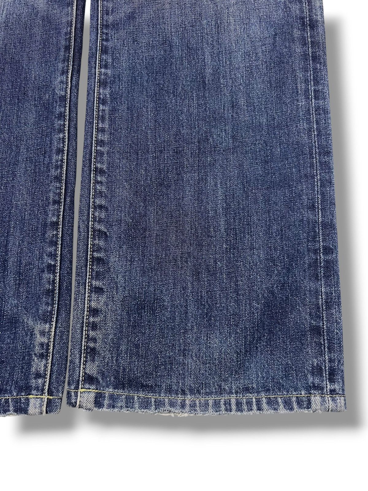 Uniqlo Vintage Uniqlo UJ - Faded Wash, Distressed Denim Size US 36 / EU 52 - 7 Thumbnail
