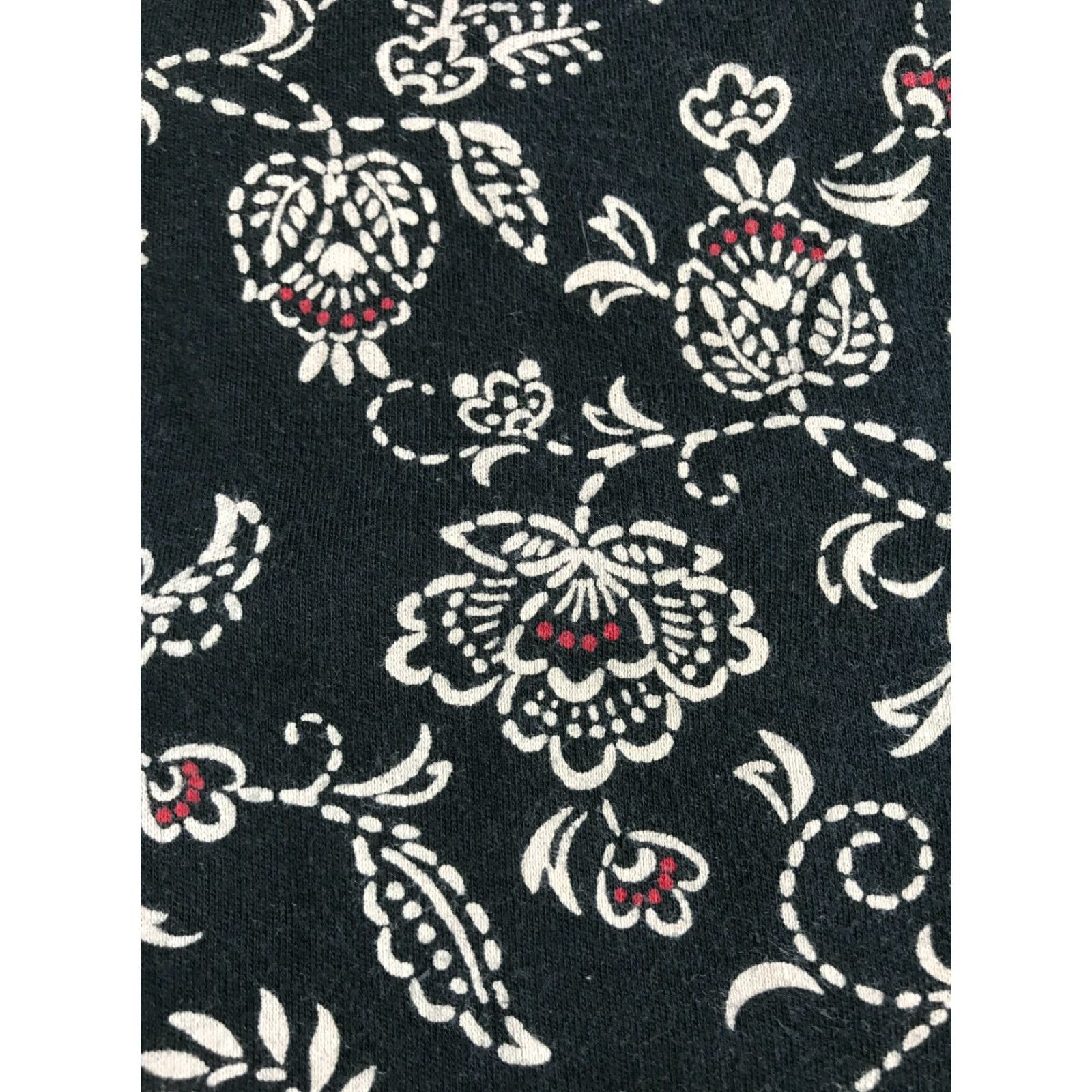 Croft & Barrow Croft & Barrow Shirt Women's Size Large Black Cream Floral V-neck Size L / US 10 / IT 46 - 3 Thumbnail