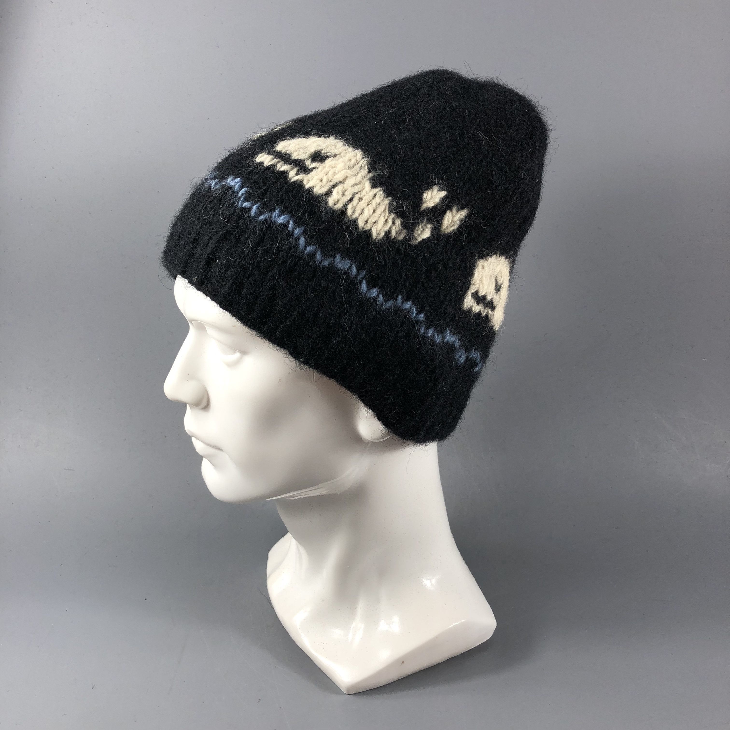 Japanese Brand Whales Design Knit Wool Beanie Snowcap Snow Hat B715 Size ONE SIZE - 2 Thumbnail