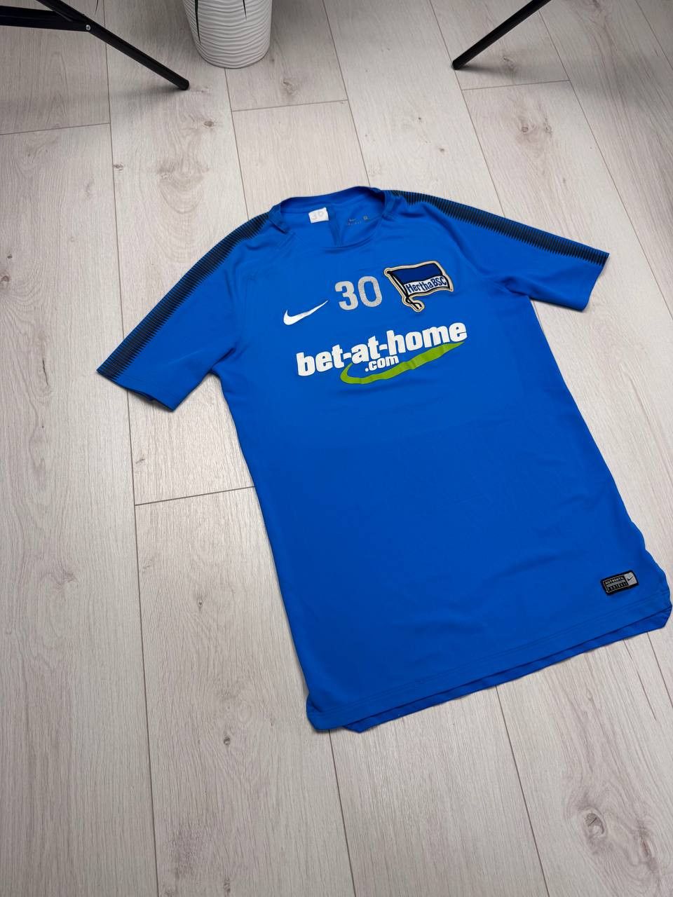 Nike Nike 2017-18 Hertha Berlin Player Jersey Training Pre-match Size US M / EU 48-50 / 2 - 2 Thumbnail