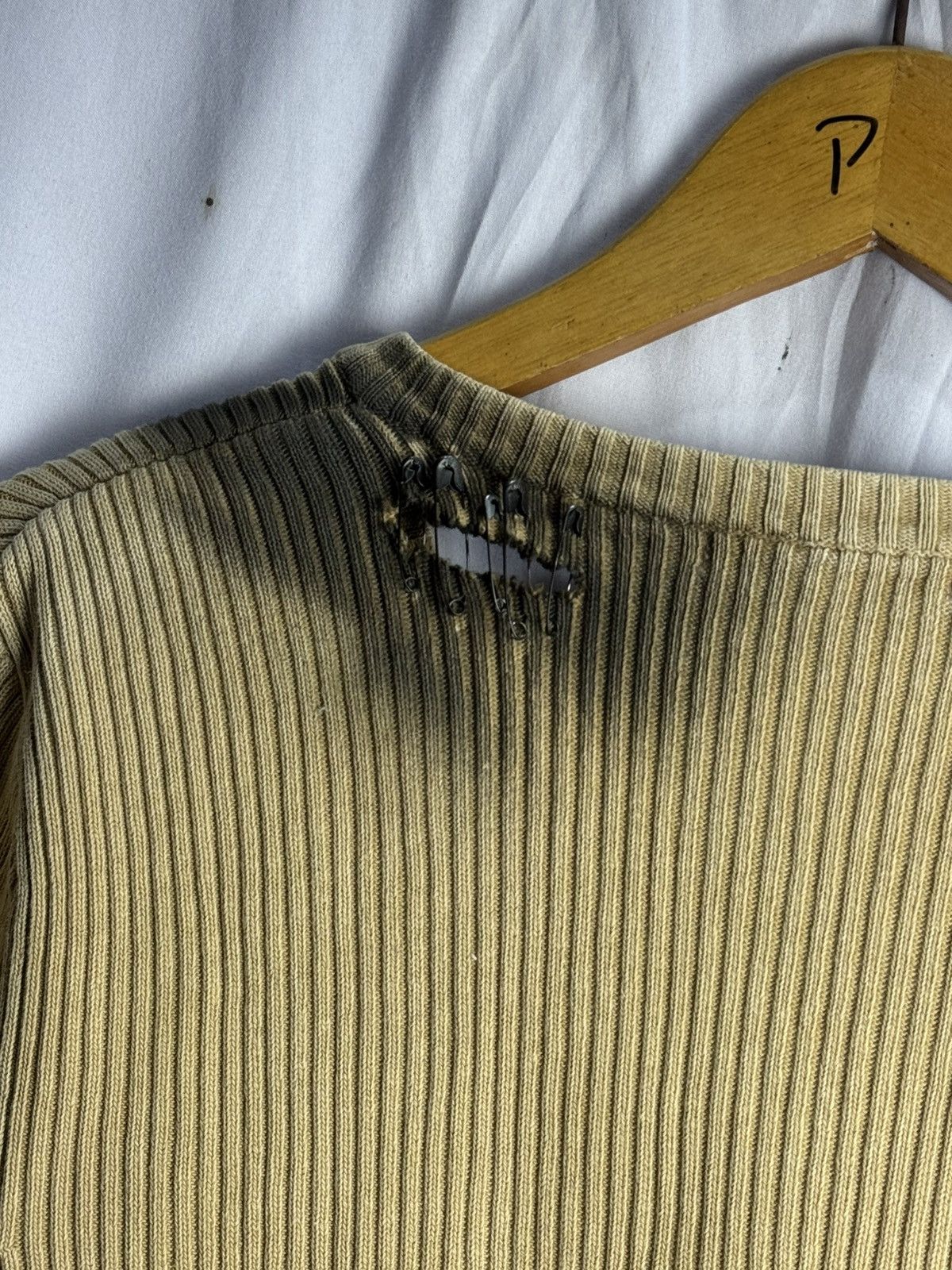 If Six Was Nine Distressed Safety Pin Semanticdesign Knit Sweater Size US M / EU 48-50 / 2 - 7 Thumbnail