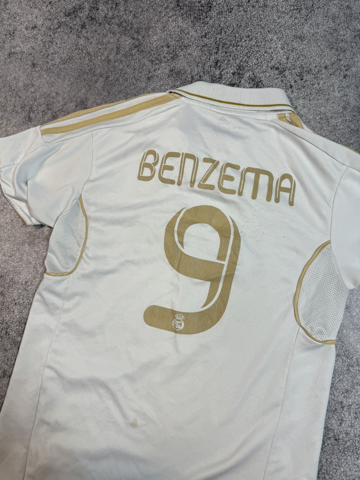 Vintage Style Adidas Real Madrid 9 Benzema Soccer Jersey Blokecore Size US M / EU 48-50 / 2 - 3 Thumbnail