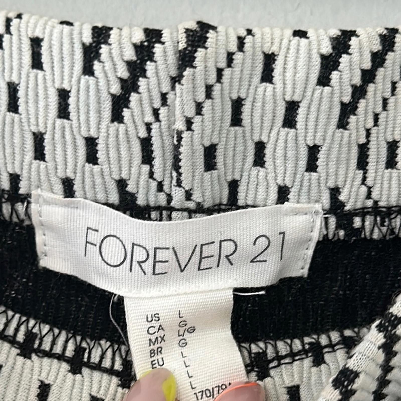 Forever 21 Forever 21 Black and White Pencil Skirt Knee-Length Workwear Size 36" / US 14 / IT 50 - 2 Thumbnail