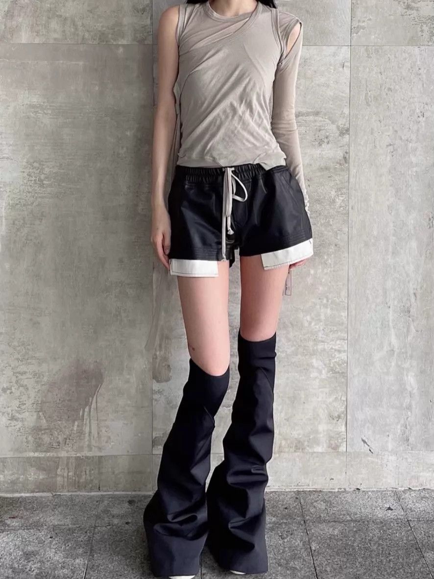 Rick Owens Rick Owens 24FW Womens Waxed Lambskin Boxers Short Size 26" / US 2 / IT 38 - 6 Thumbnail