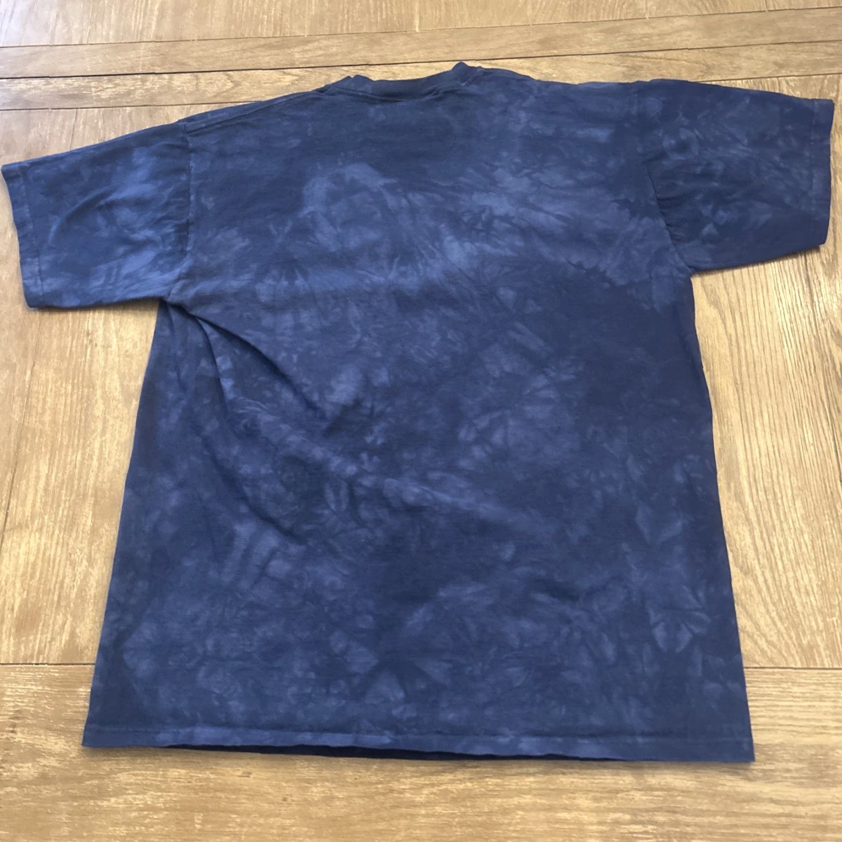 The Mountain VINTAGE The Mountain Shirt Unisex Adults L Blue Tie Dye Wolf American Flag Graphic Tee USA, 2001 Size US L / EU 52-54 / 3 - 7 Thumbnail