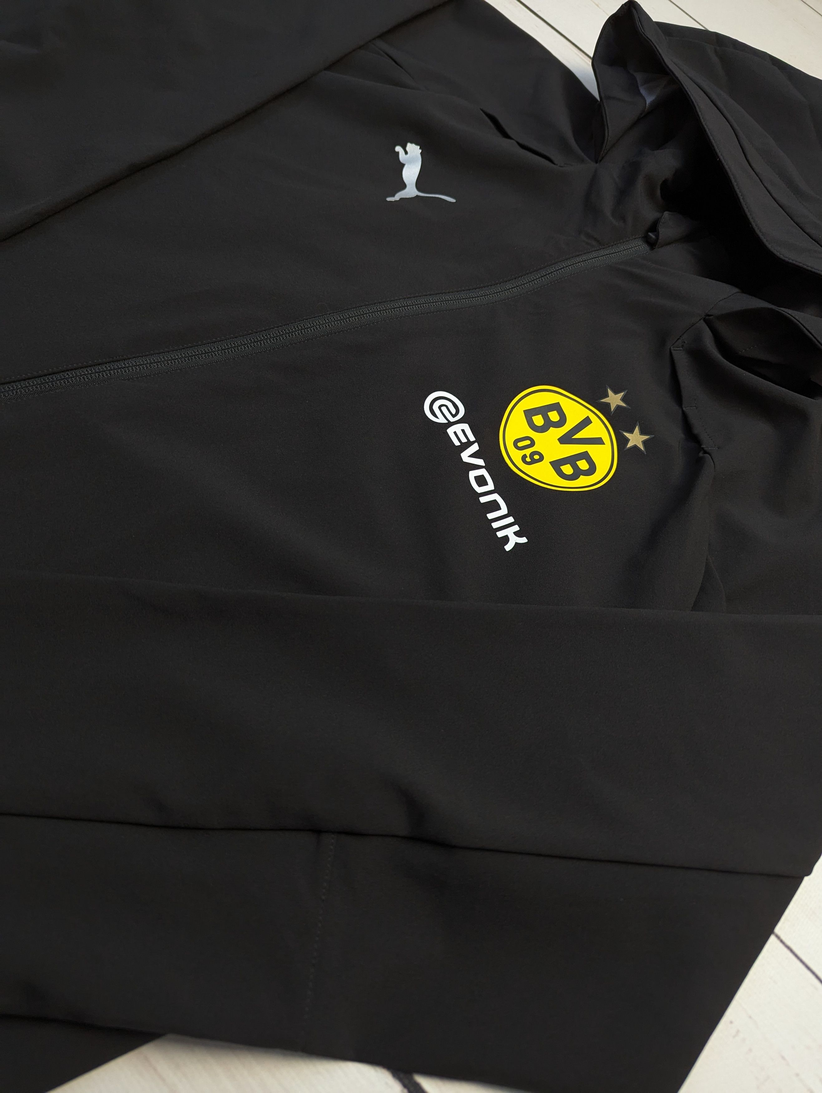 Puma Puma Borussia Dortmund Rain Jacket / Windbreaker BVB Size US M / EU 48-50 / 2 - 5 Thumbnail