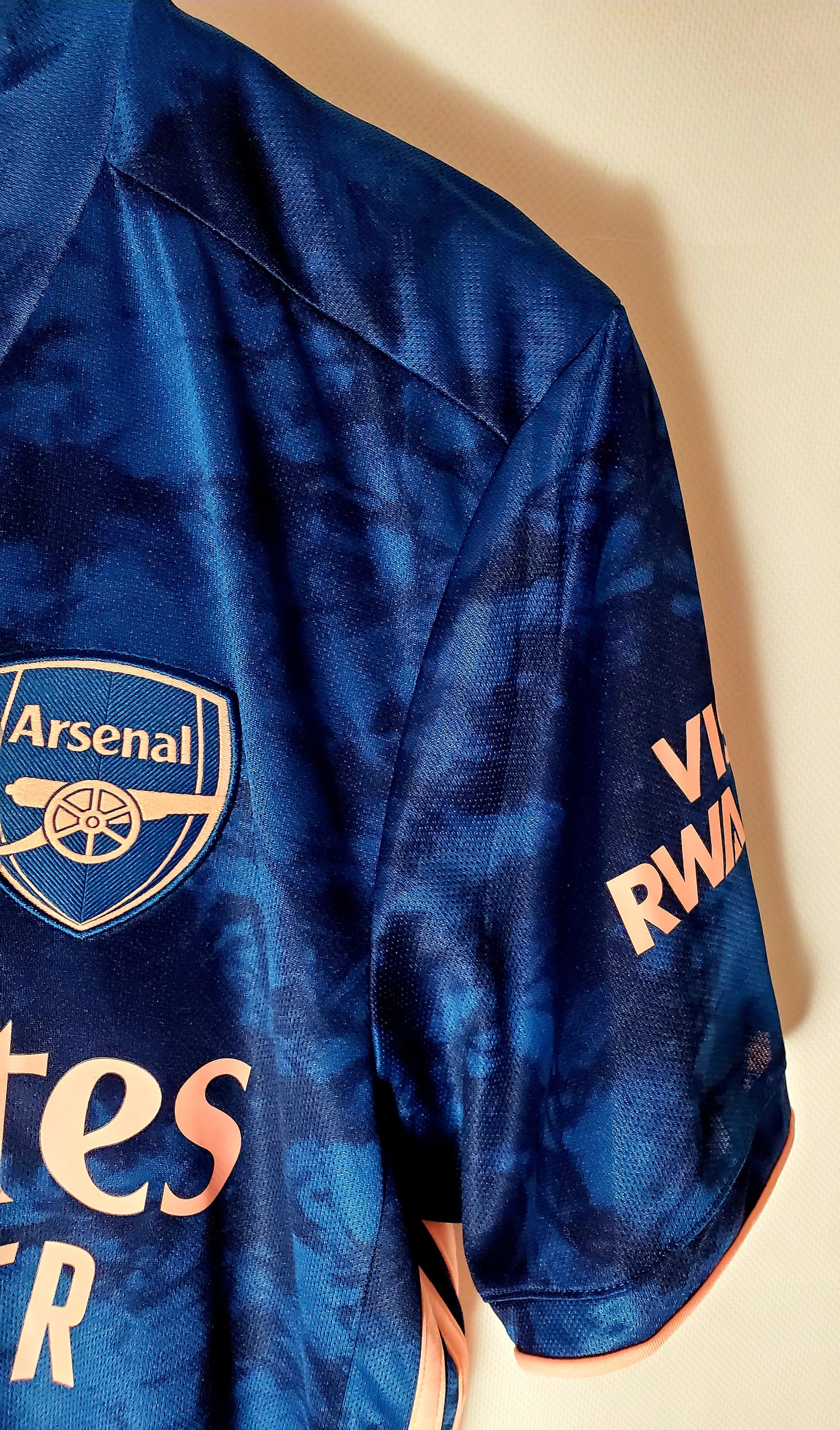 Adidas Arsenal 2020/21 soccer jersey #14 Aubameyang New conditionM Size US M / EU 48-50 / 2 - 4 Thumbnail