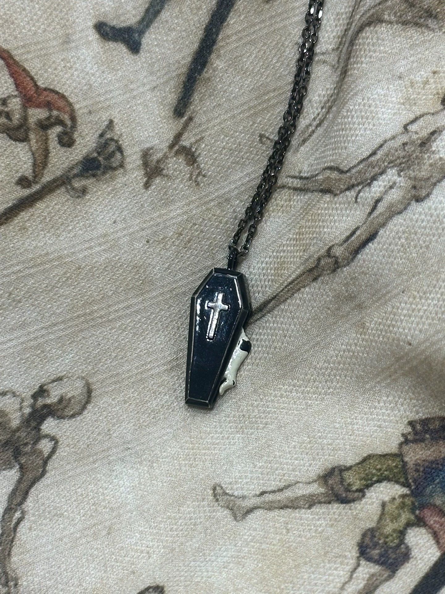 Undercover Undercover Ghost Hand Coffin Necklace Size ONE SIZE - 1 Thumbnail