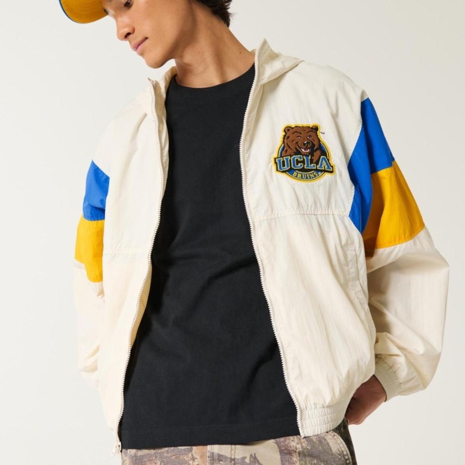 Hollister UCLA windbreaker jacket Size US L / EU 52-54 / 3 - 4 Thumbnail